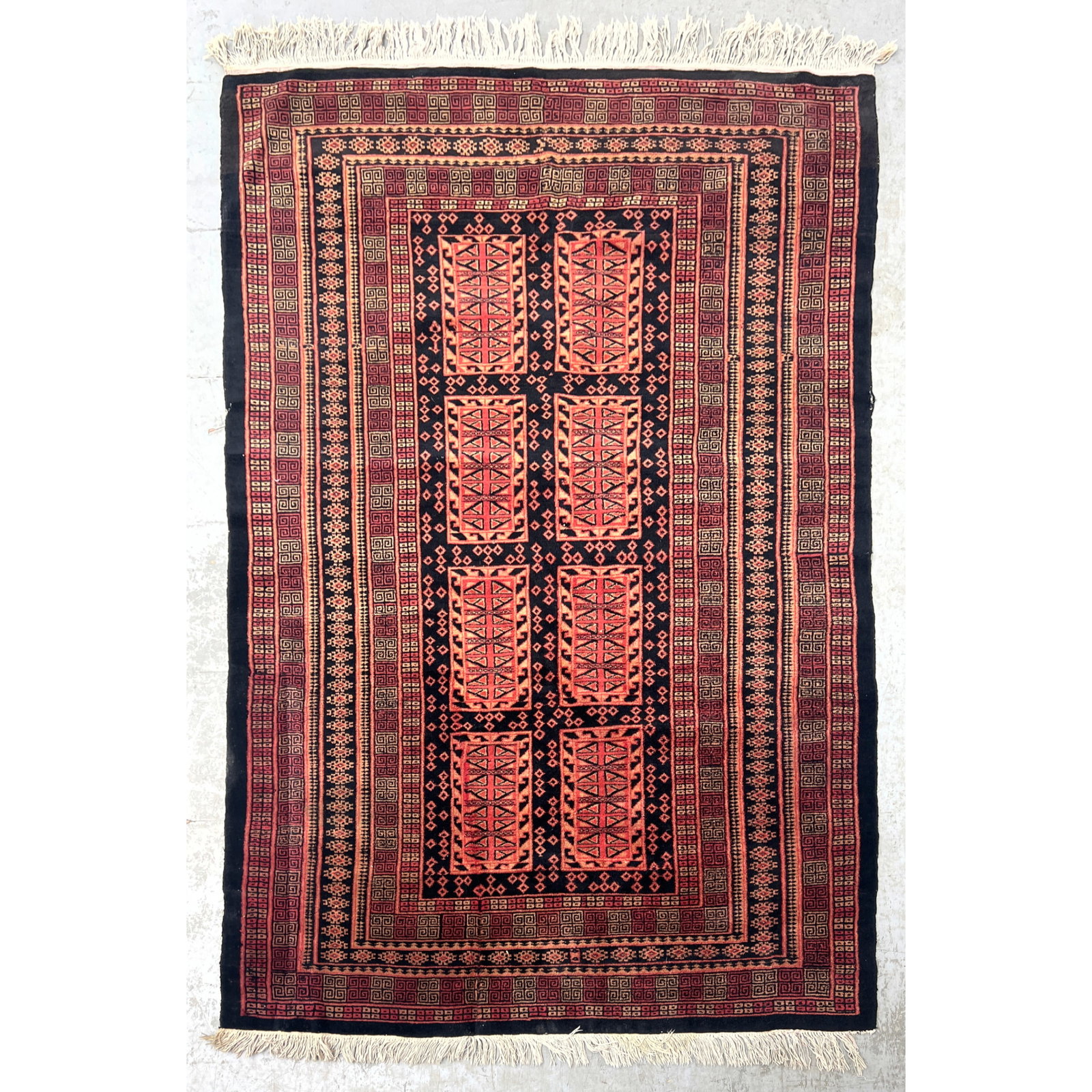 4'2 X 7'1 Hand-knotted Teimani rug carpet.: 4'2 X 7'1 Hand-knotted Teimani rug carpet. Dimensions: Height: 50 inches, Width: 85 inches. ---