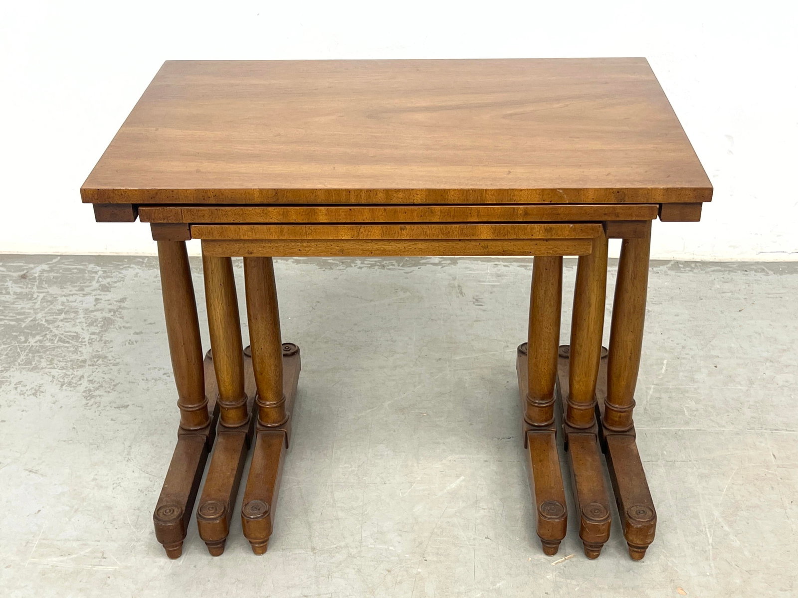 Heritage 3pc Nesting Table Set. - 2
