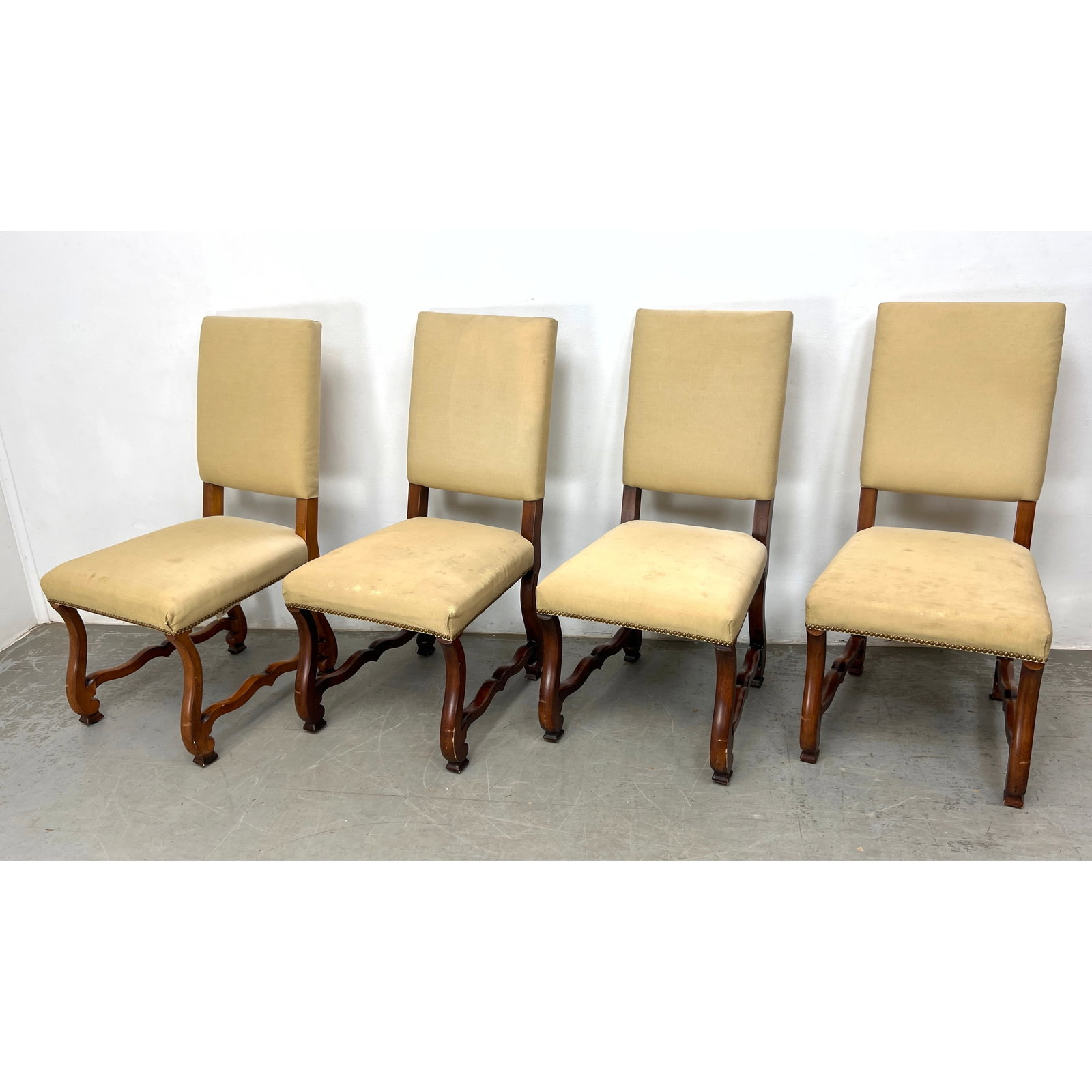 Set 4 Henredon Furniture traditional high-back Chairs.: Set 4 Henredon Furniture traditional high-back Chairs. Dimensions: Height: 44.5 inches, Width: 22 inches, Depth: 22.5 inches. - Seat Height: 20 inches ---