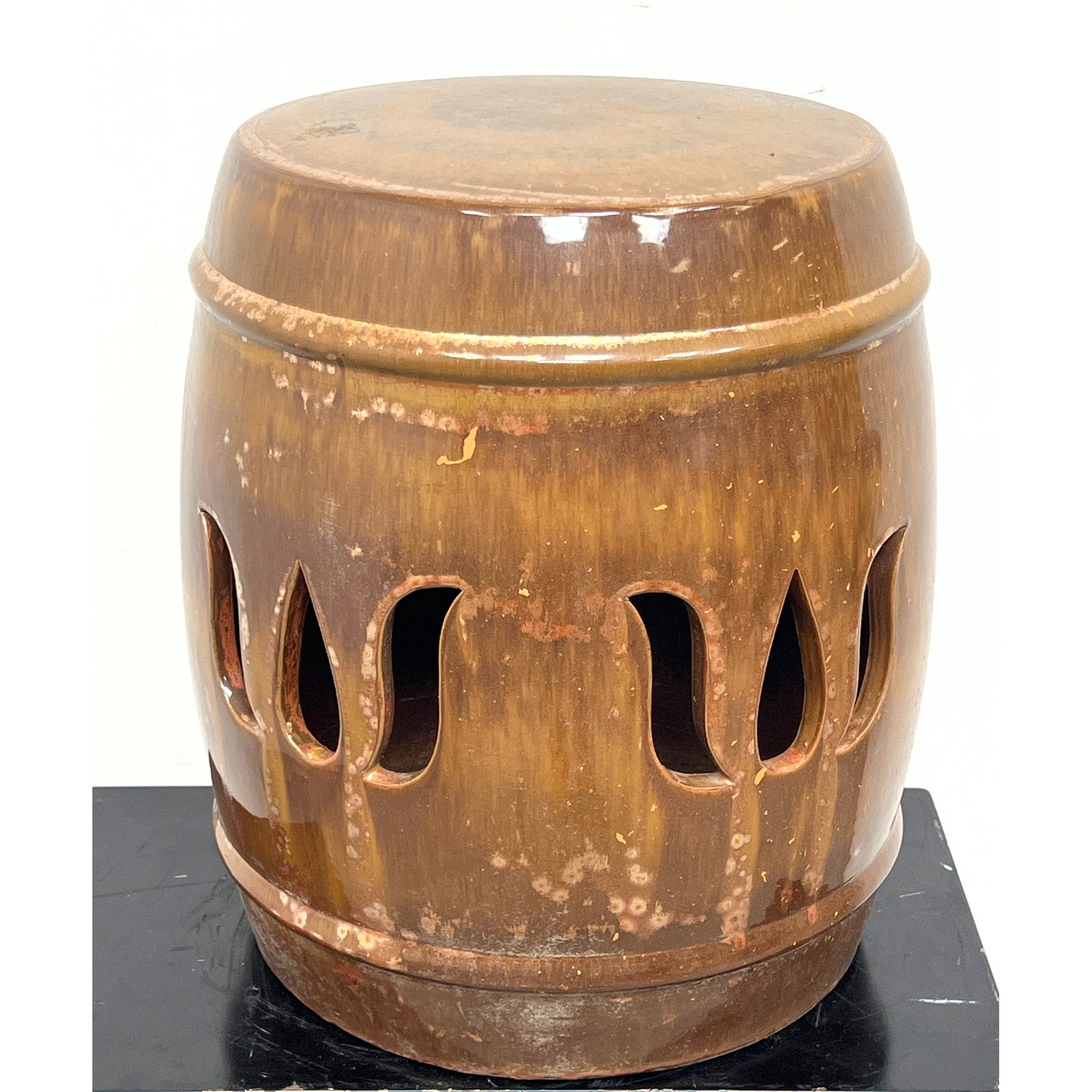 Chinese Ceramic Glazed Garden Patio Stool.: Chinese Ceramic Glazed Garden Patio Stool. Dimensions: Height: 17 inches, Width: 14.5 inches, Depth: 14.5 inches. ---