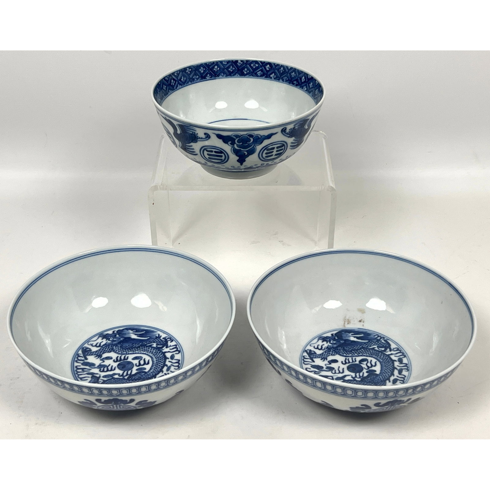 3pcs Chinese blue and white porcelain bowls featuring underglaze cobalt blue decoration on a white g (1 of 17)