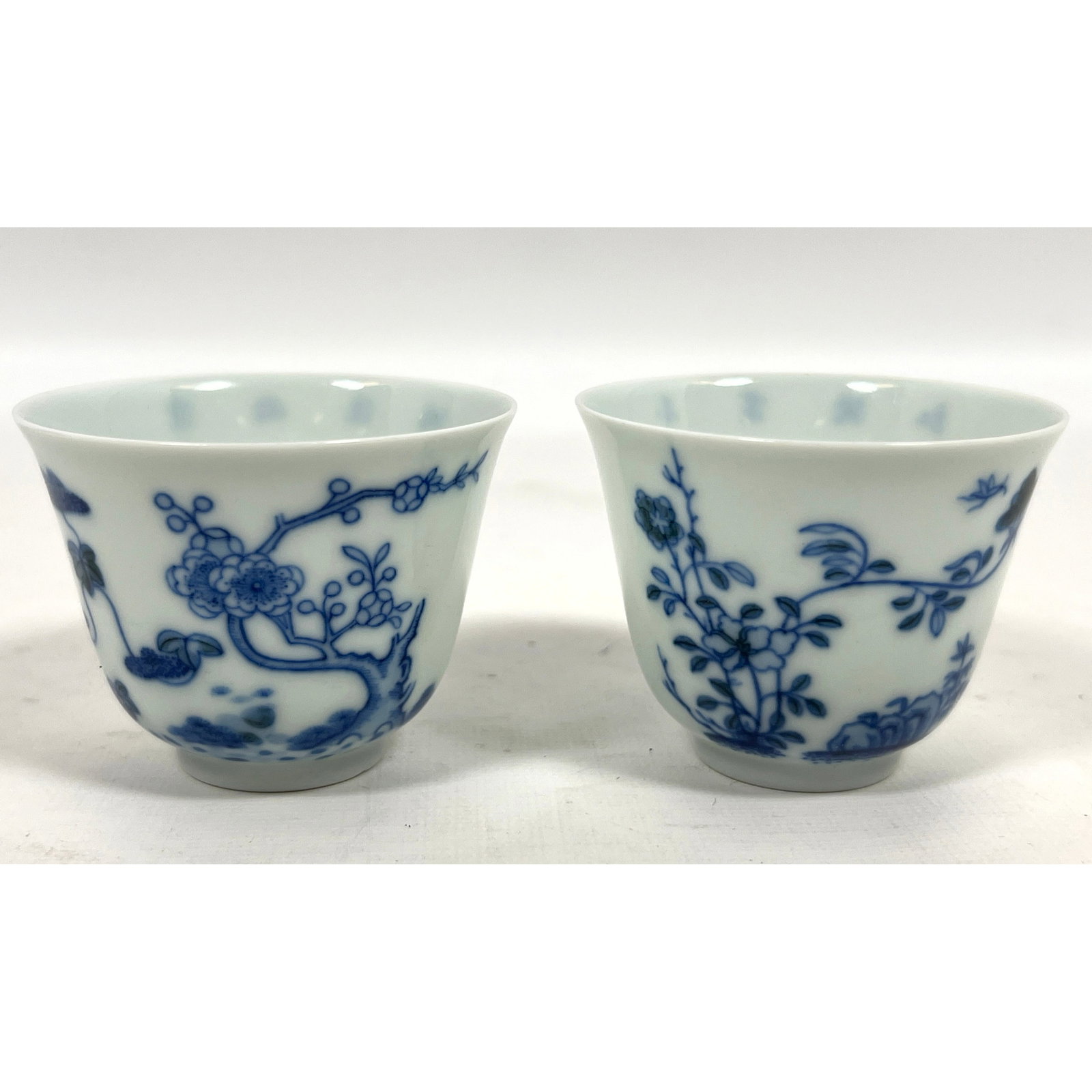 Pr Chinese blue and white Tea cups. (1 of 11)