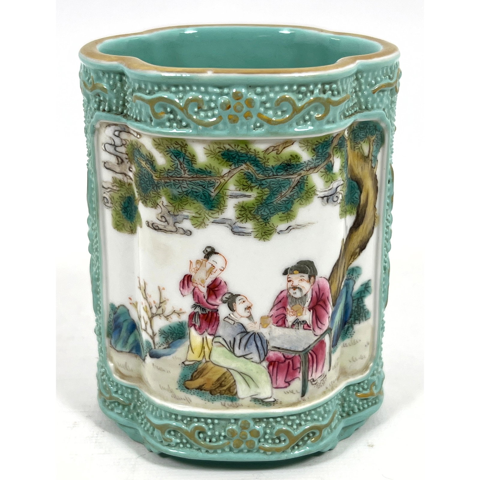 Chinese Qianlong brush pot. enamel decorated. (1 of 10)