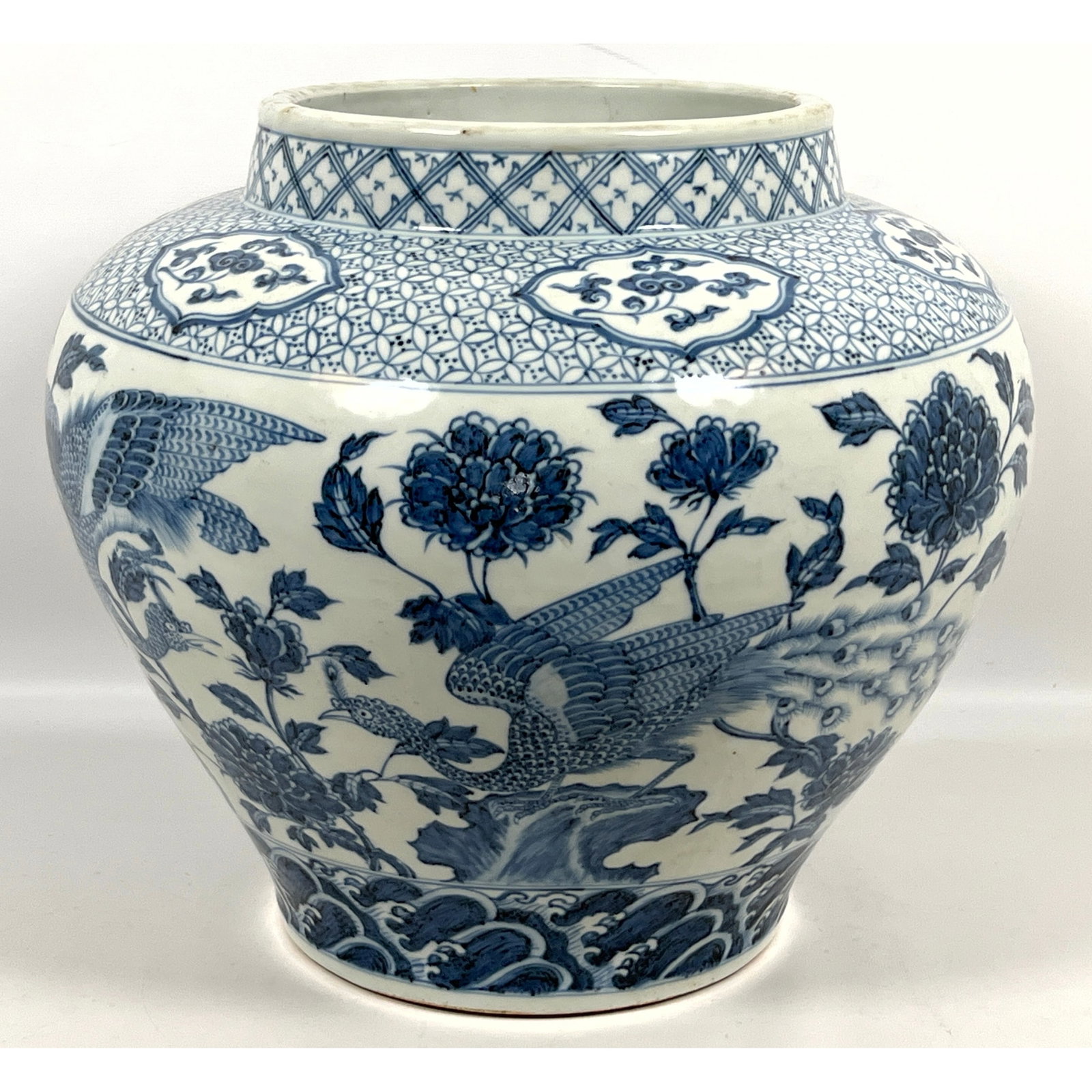 Large Antique Blue and White Porcelain vase. Ming Dynasty large jar. Fowl giving birth. (1 of 12)