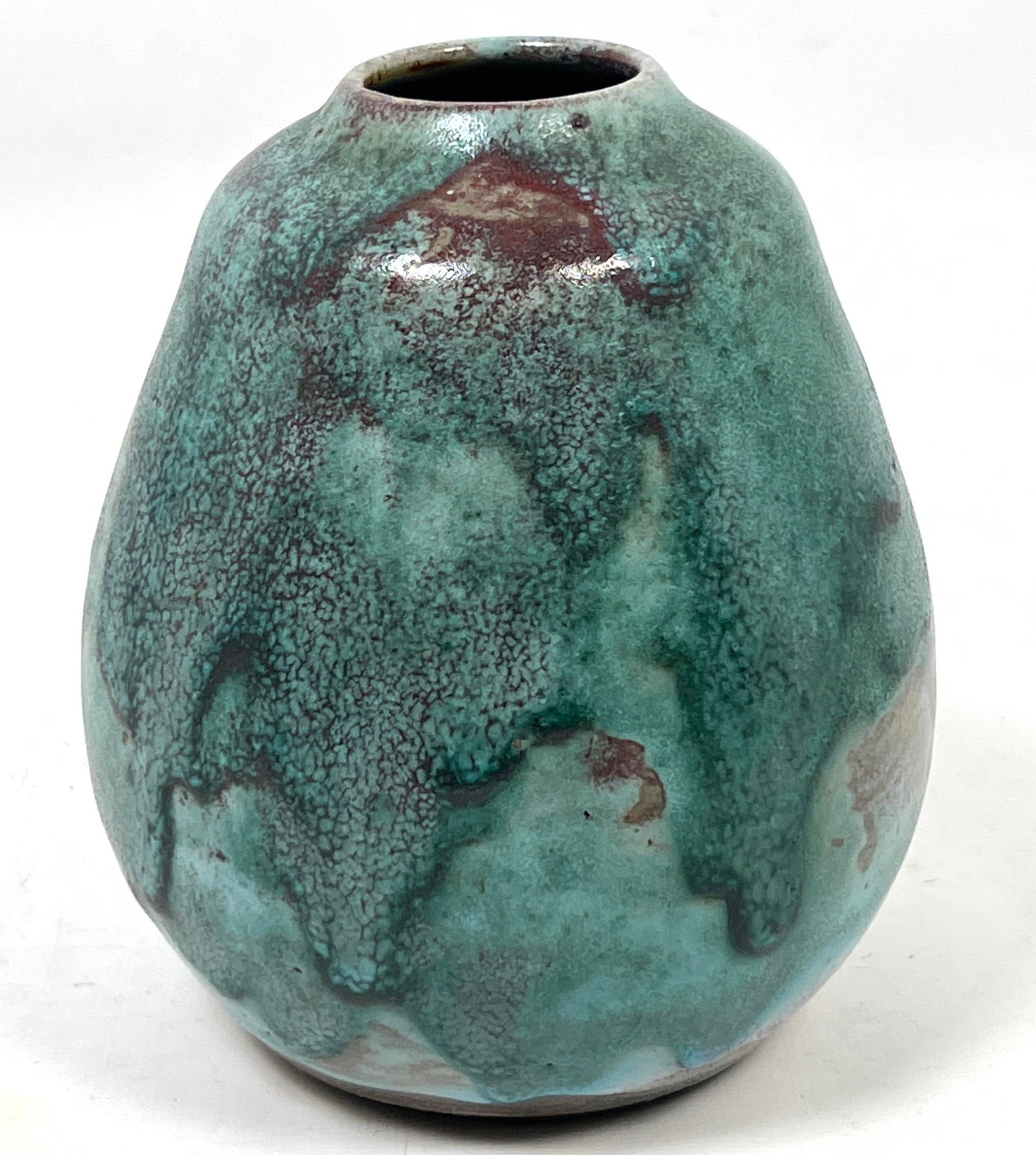 JUGTOWN Aqua Drip Glazed Art Pottery 6" Vase. Marked.: JUGTOWN Aqua Drip Glazed Art Pottery 6" Vase. Marked. Dimensions: Height: 6 inches, Width: 5 inches, Depth: 5 inches. --- US Packing and Shipping charge: In house shipping available. Will be calculate