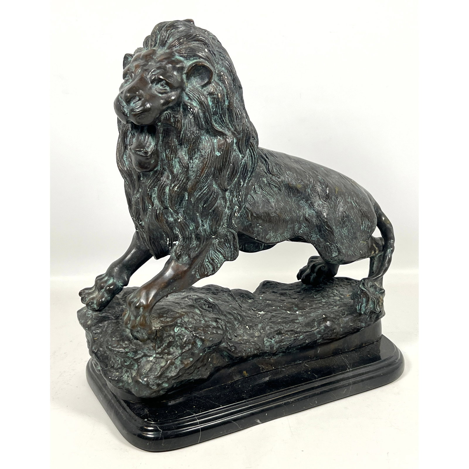 Cast Bronze sculpture of Roaring Lion. Unmarked. (1 of 11)