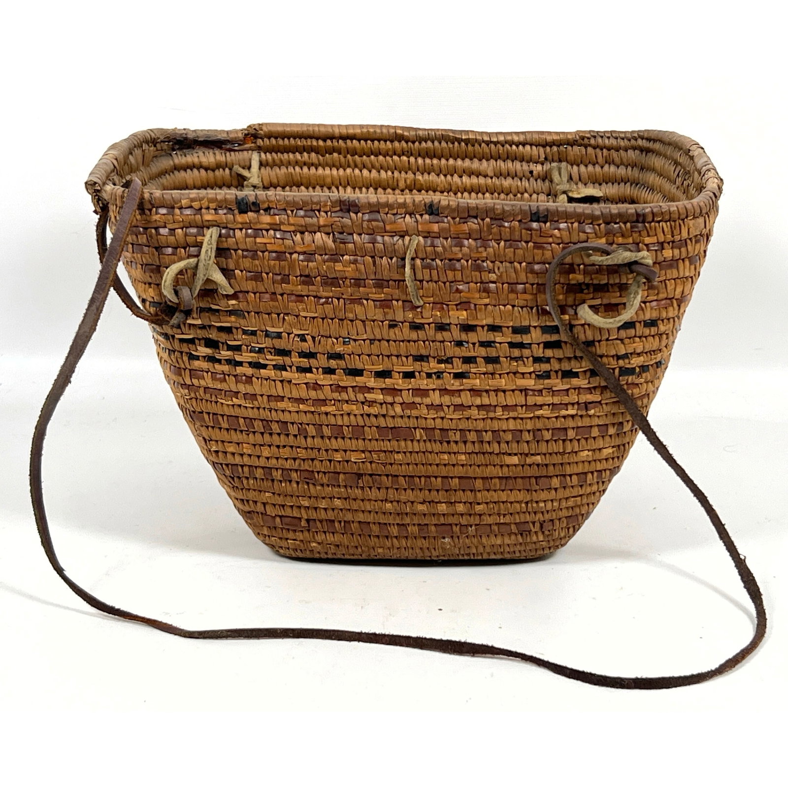 Hand-woven basket, possibly of Plateau or Pacific Northwest Native American origin (1 of 13)