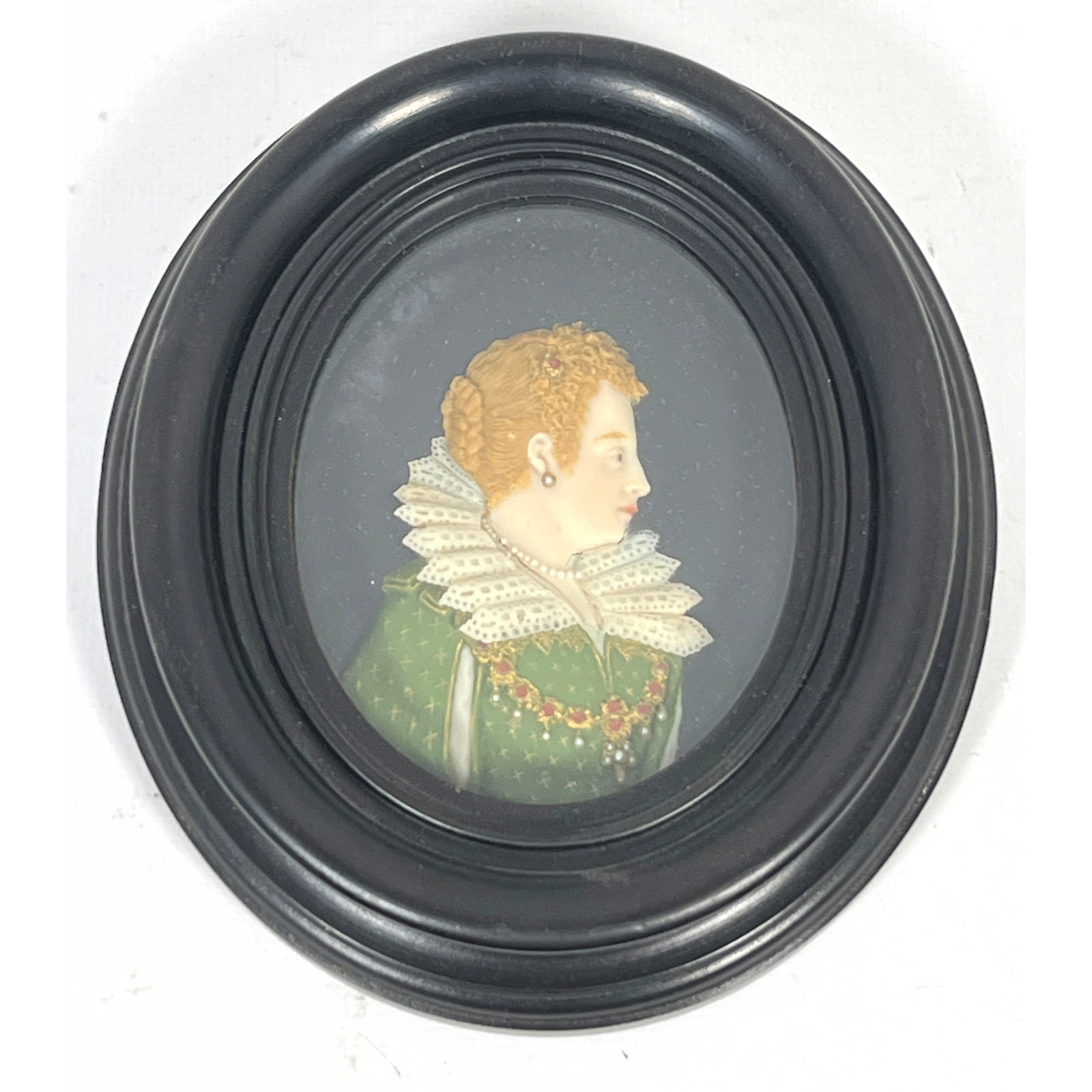 Polychrome wax relief portrait miniature Sculpture of Elizabethan woman. (1 of 6)