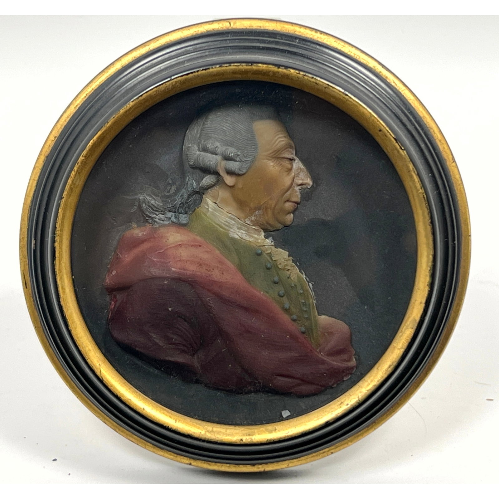 Antique polychrome wax relief portrait Carving sculpture. George III Era.: Antique polychrome wax relief portrait Carving sculpture. George III Era. See video: https://youtube.com/watch?v=7U-uA17HVF0 Dimensions: Height: 4.75 inches, Width: 4.75 inches. --- US Packing and Shi