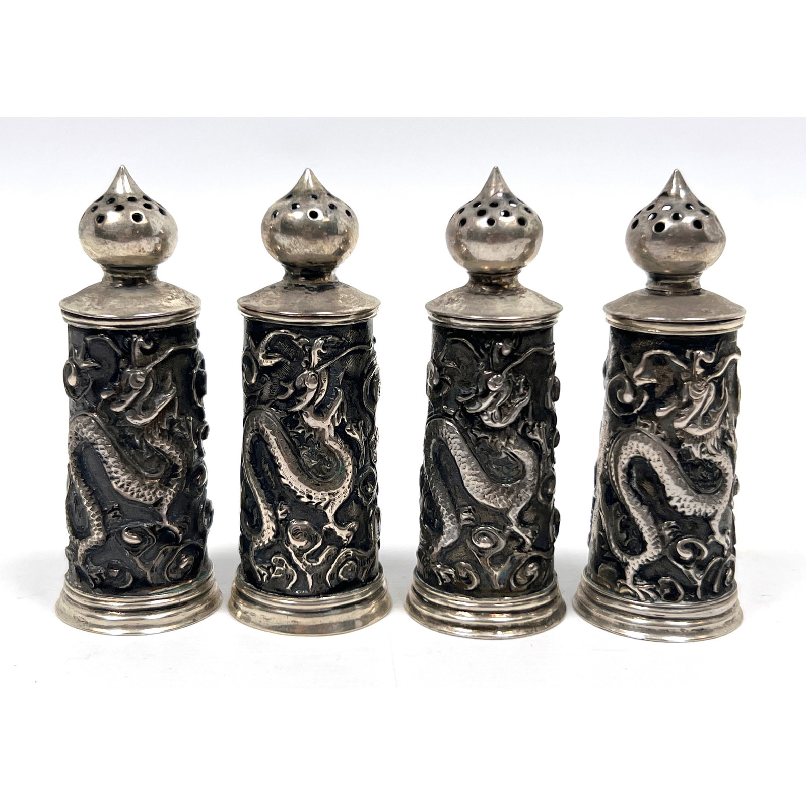 Set 4 Chinese Export silver salt and pepper shakers. (1 of 11)