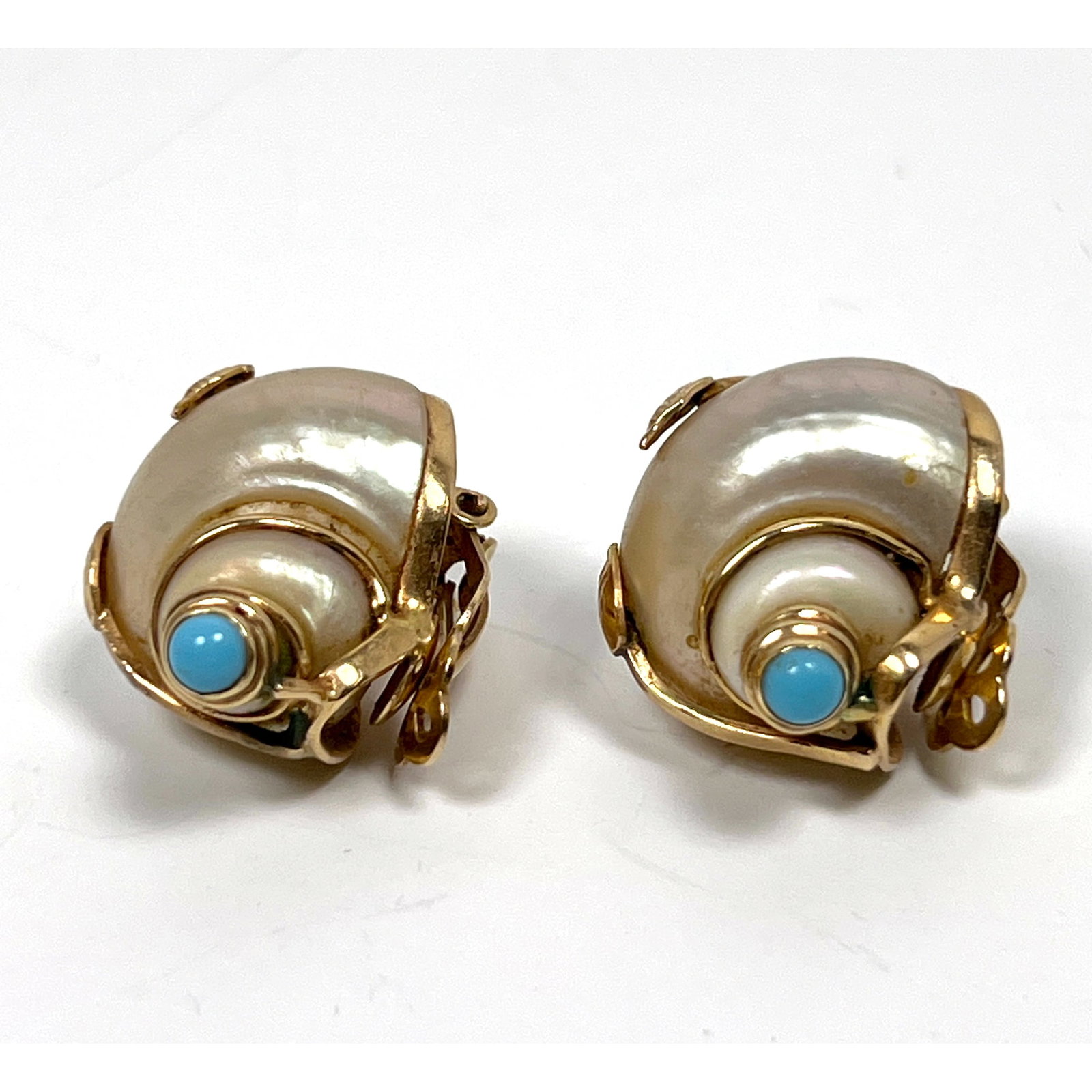 Pr 14K Gold Natural Turbo Shell Clip Earrings. Vintage. Shiny Nacre Turbo Shell wrapped in 14K gold (1 of 7)