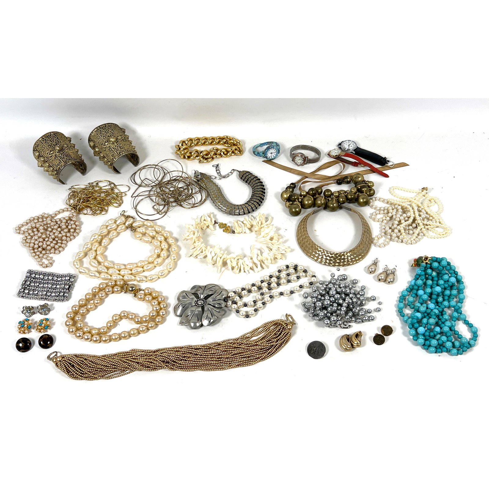 Large lot Costume Jewelry. Beaded necklaces, earrings, Signed brooch, watches.: Large lot Costume Jewelry. Beaded necklaces, earrings, Signed brooch, watches. Dimensions: Height: 1 inches, Width: 1 inches, Depth: 1 inches. --- US Packing and Shipping charge: In house shipping ava