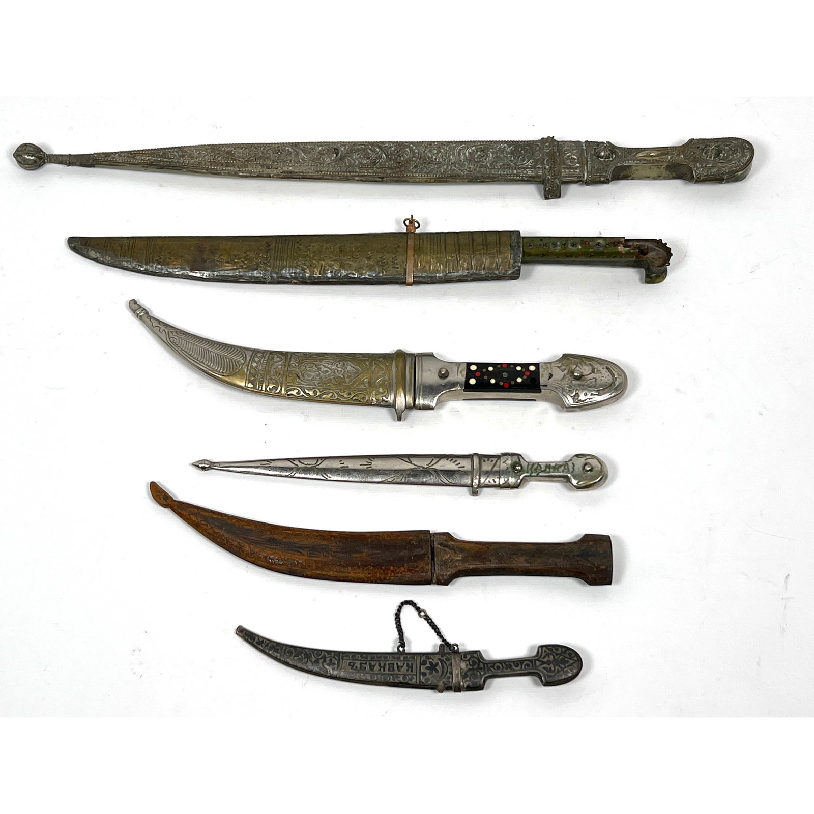 5pcs Vintage Knives and Daggers. (1 of 17)