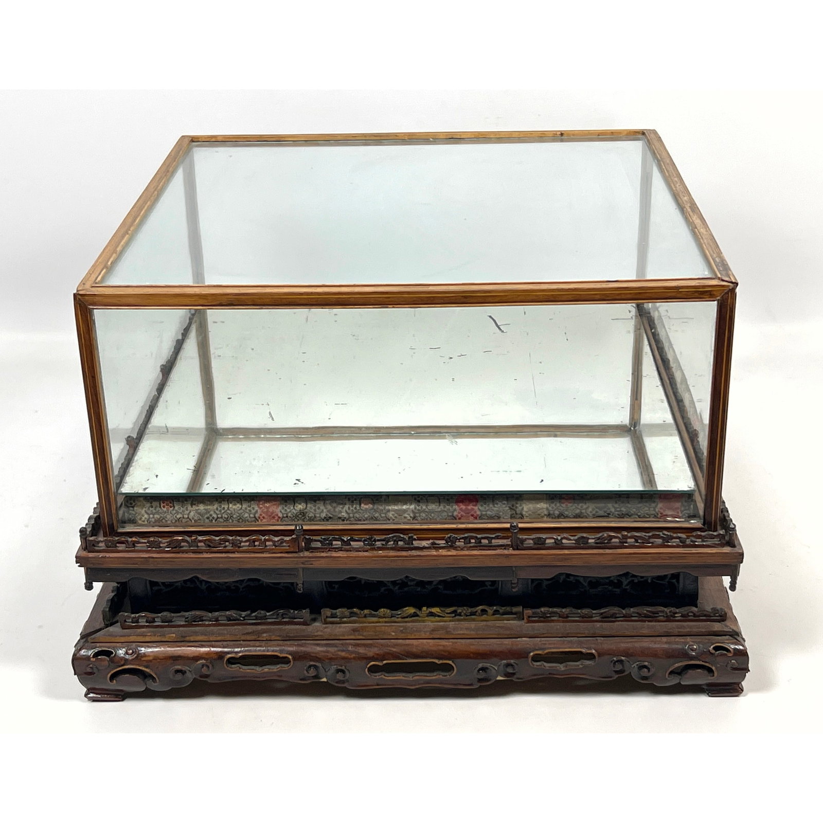 Asian Carved wood Display Box. (1 of 15)