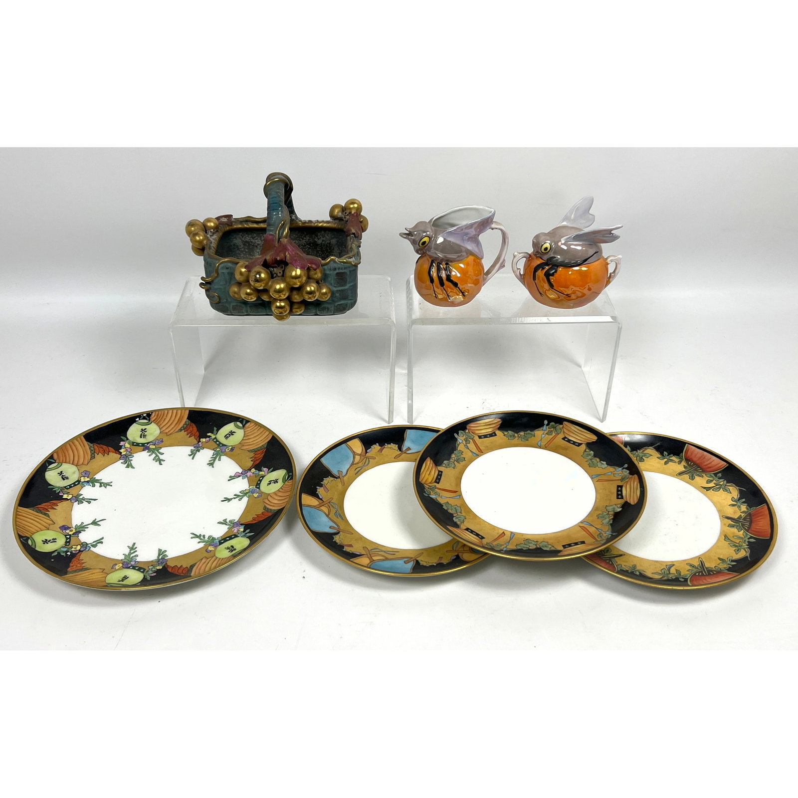 7pcs Vintage Porcelains. Czechoslovakia Zoomorphic Creamer Sugar, Amphora Basket, Haviland France Ha: 7pcs Vintage Porcelains. Czechoslovakia Zoomorphic Creamer Sugar, Amphora Basket, Haviland France Hand Painted Dishes with Asian Motif. Dimensions: Height: 5 inches, Width: 7 inches, Depth: 5 inches. 