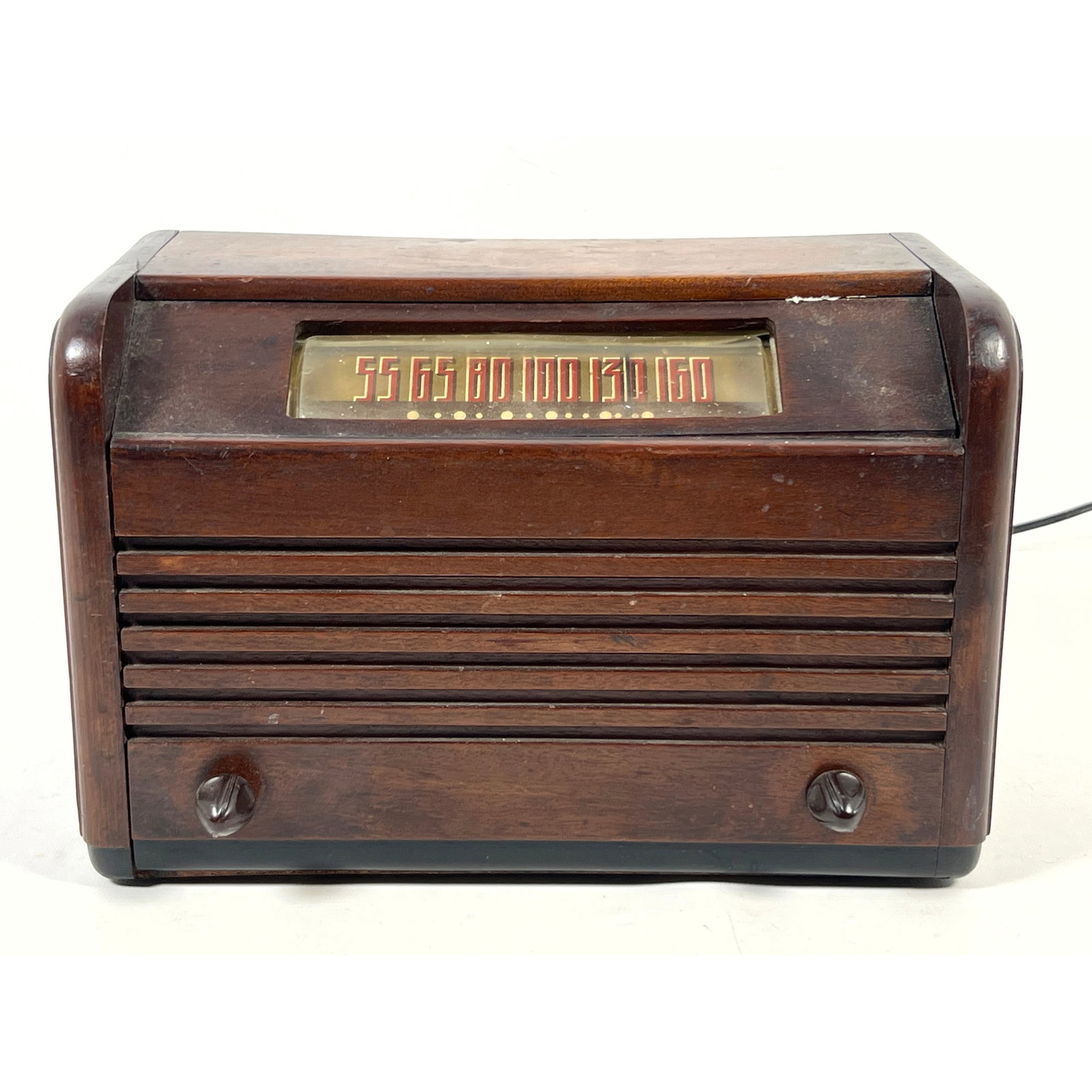 Vintage Table Top Wood Radio. Case made in Cuba. (1 of 10)