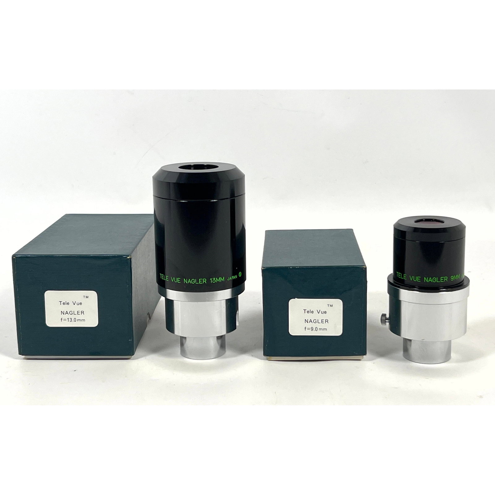 2pcs Vintage Tele Vue Nagler Type 1 telescope eyepieces, manufactured in Japan. This lot consists of: 2pcs Vintage Tele Vue Nagler Type 1 telescope eyepieces, manufactured in Japan. This lot consists of a 13.0mm focal length unit and a 9.0mm focal length unit, both renowned for their 82-degree