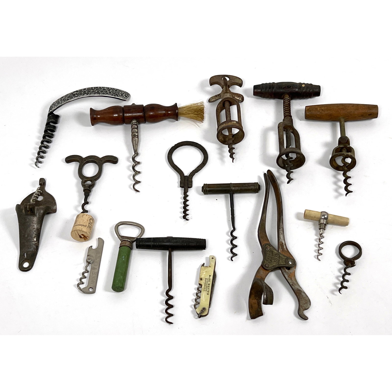 16 Antique Vintage Corkscrews. Wine Bottle openers. (1 of 20)