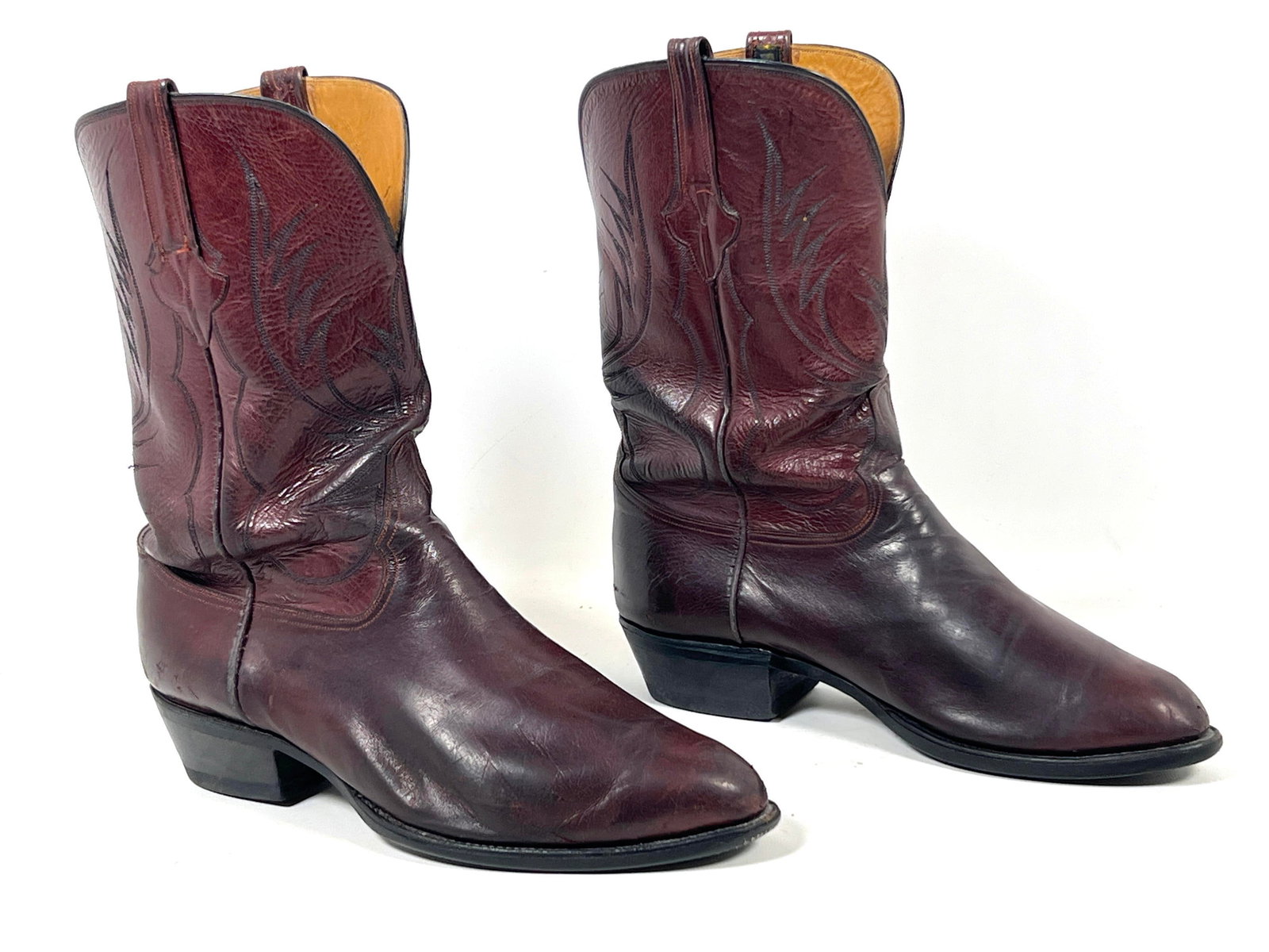 Pair John Allen Woodward Western boots. Two-tone leather uppers in burgundy and black cherry shades. (1 of 12)
