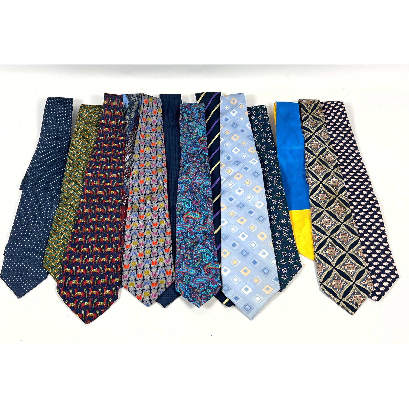 13pcs Vintage Ties. Manufacturers and brands identified by labels include Battistoni, Gherardini Fir (1 of 12)