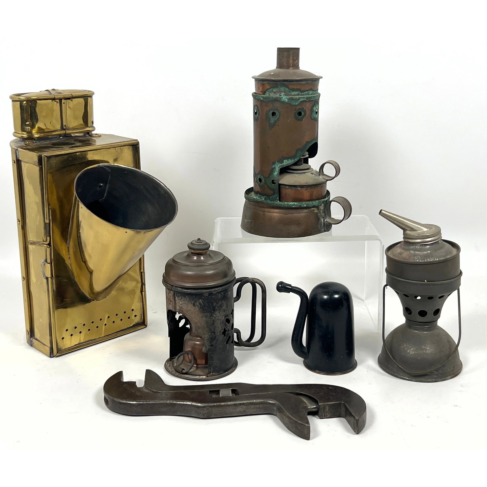 6pcs Antique Metal Objects. Utilitarian metalware items from the late 19th to early 20th century. In (1 of 18)