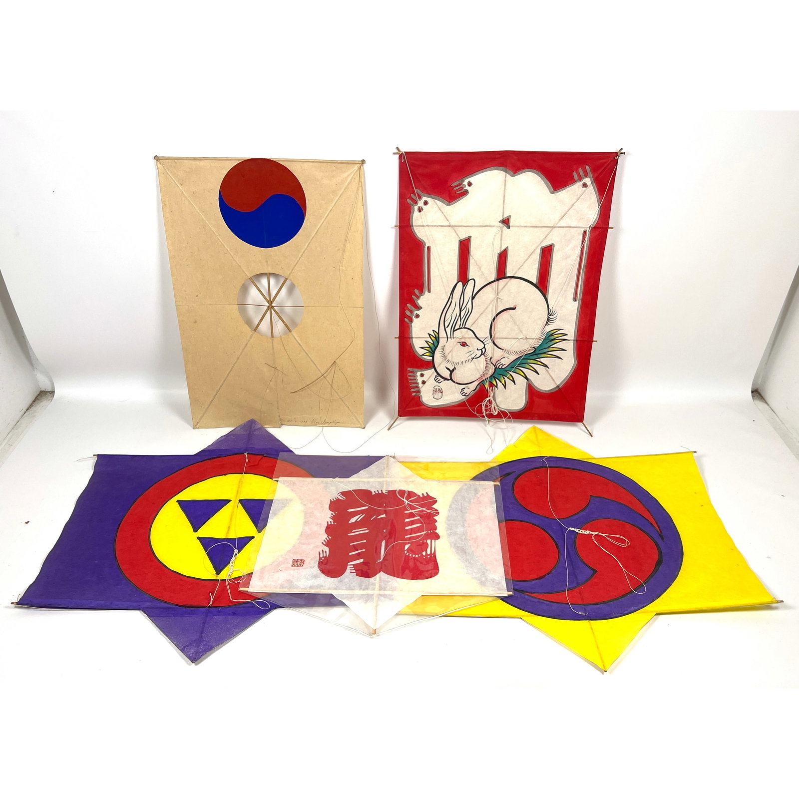5 pcs Korean kites, including Bangpae Yeon (shield kite) styles and decorative geometric forms. The (1 of 18)
