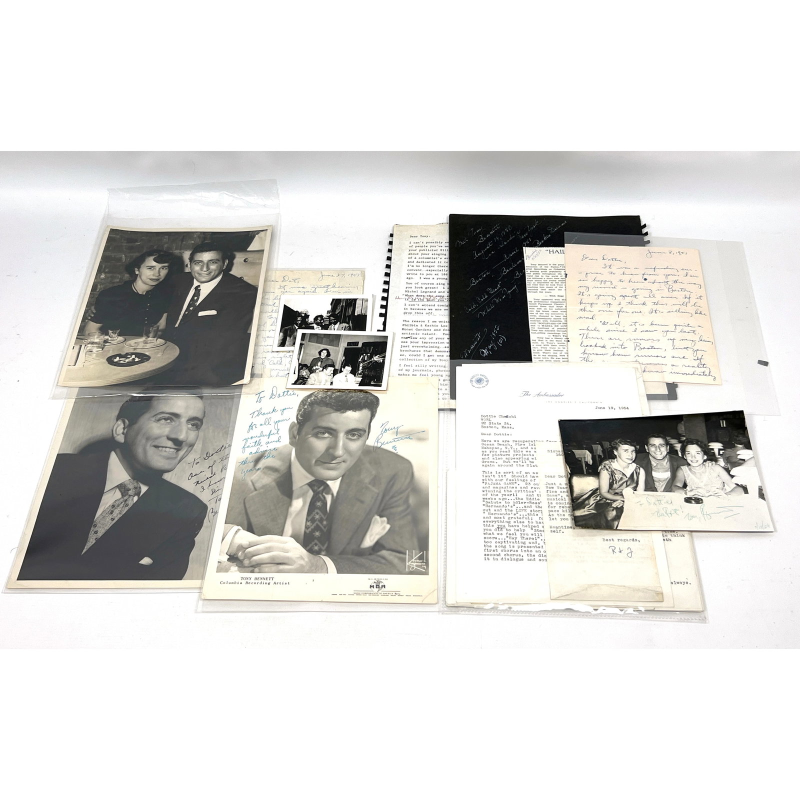 Lot of Tony Bennett Signed Photographs and Ephemera. Documents. (1 of 17)