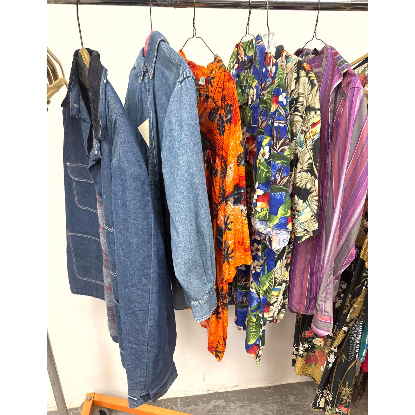 6pcs Men'd Apparel. Jackets and Shirts. Big Ben denim chore coat featuring a blue denim exterior wi (1 of 16)