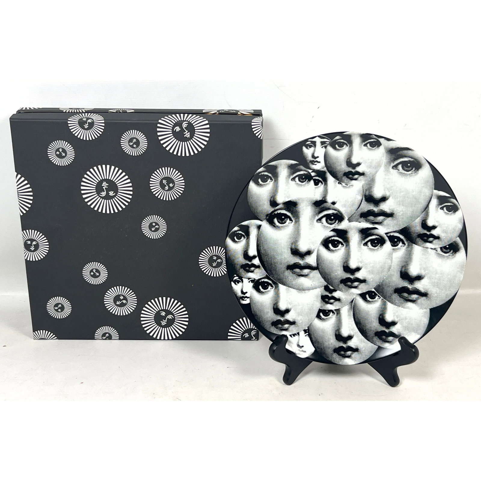 Fornasetti Milano Tema e Variazioni Number 165 Porcelain Wall Plate with Lina Cavalieri Collage Moti (1 of 8)