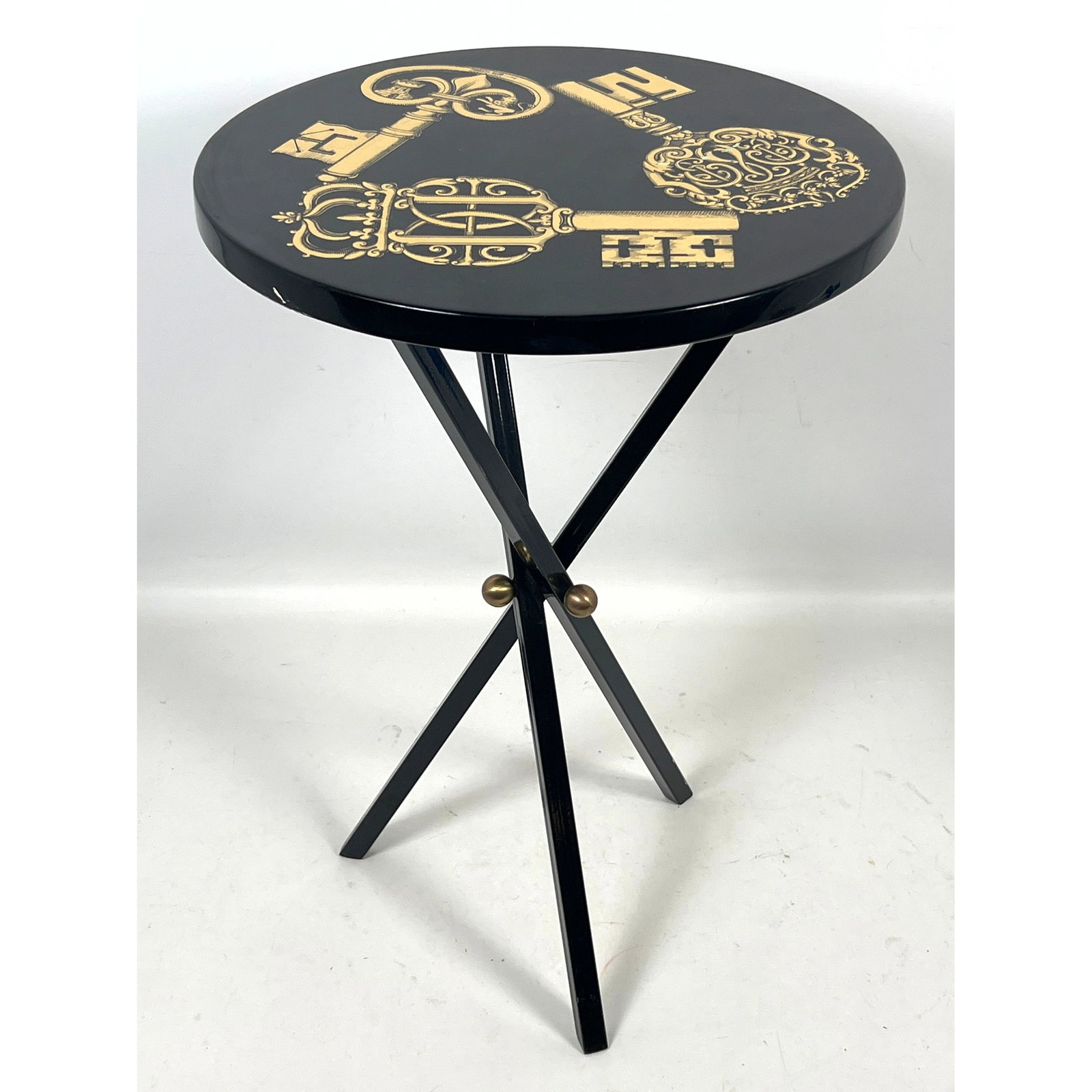 Piero Fornasetti Chiavi side table, produced in Milan, Italy. Drink stand. (1 of 10)