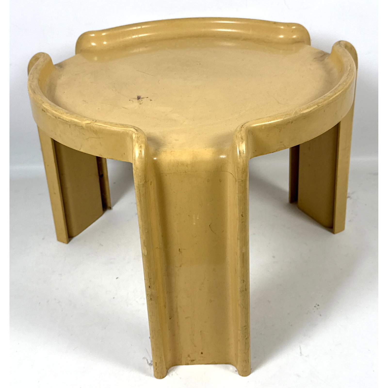 Giotto Stoppino for Kartell Molded Plastic Side Table Beylerian Limited Milano Space Age Design (1 of 5)