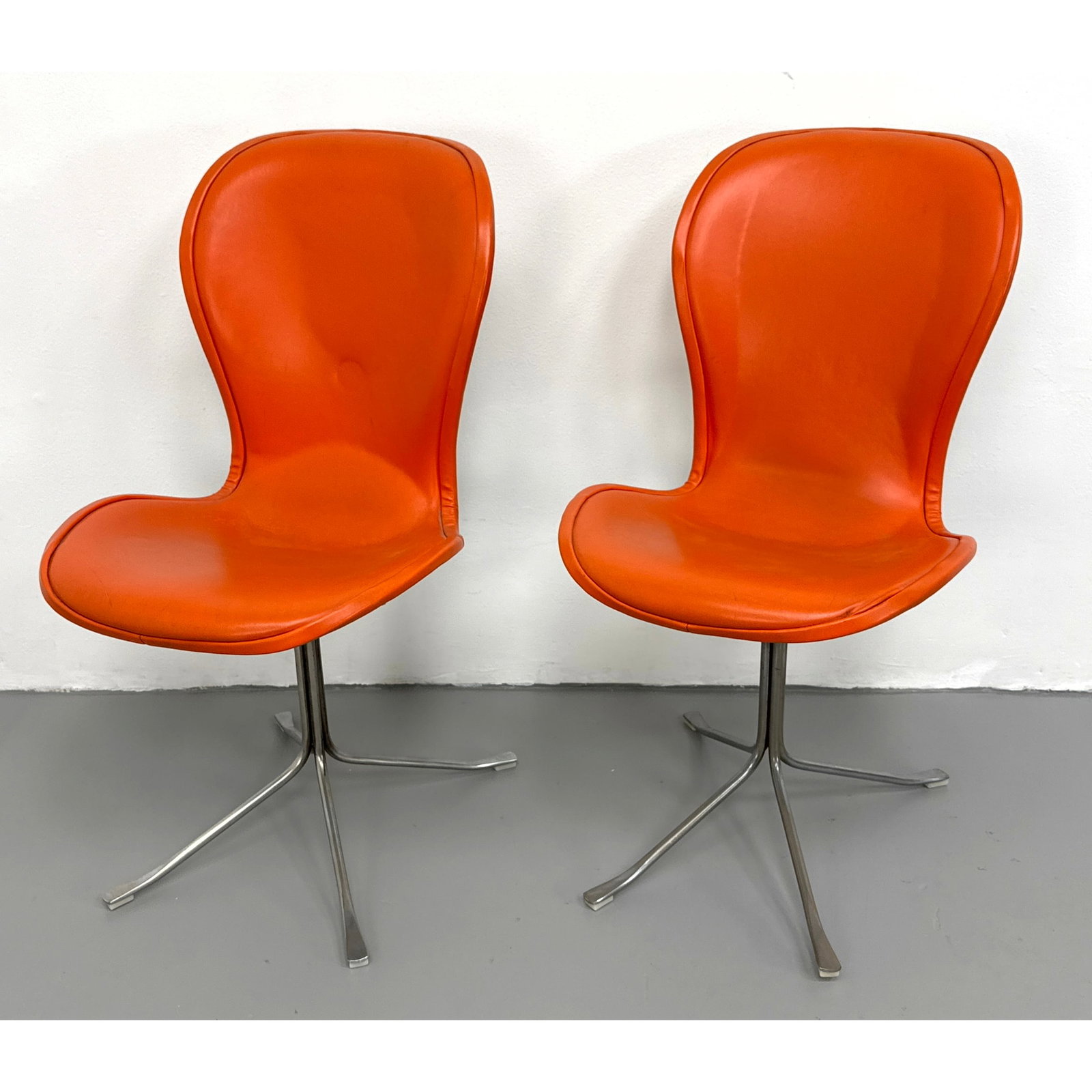 Pair of Gideon Kramer Ion Chairs by American Desk Manufacturing Co. (1 of 9)