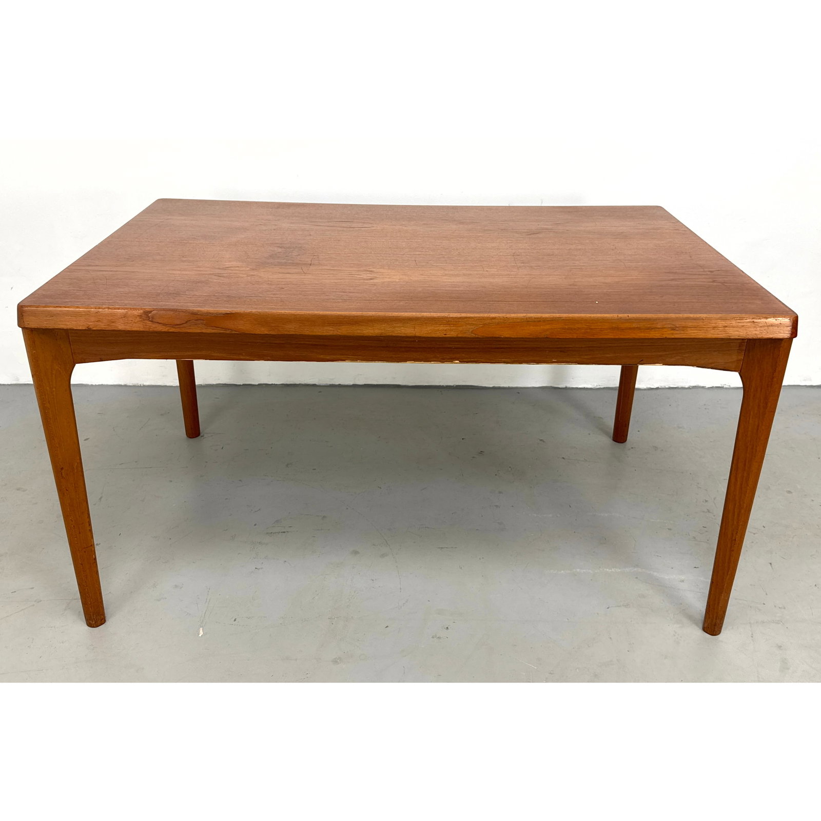 Danish Modern Henning Kjaernulf Velje M?belfabrik Teak Dining Table. Refractory Style.: Danish Modern Henning Kjaernulf Velje M?belfabrik Teak Dining Table. Refractory Style. Dimensions: Height: 29 inches, Width: 55 inches, Depth: 35 inches. ---