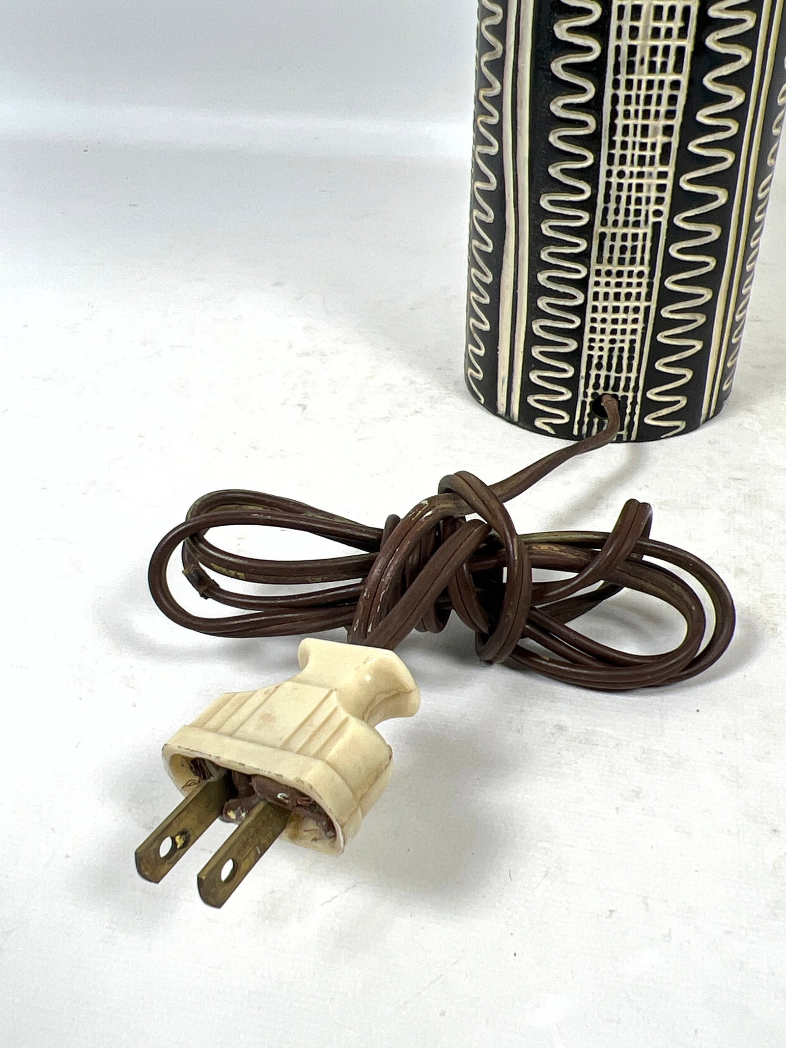 Small Gordon and Jane Martz Attributed Table Lamp. - 11