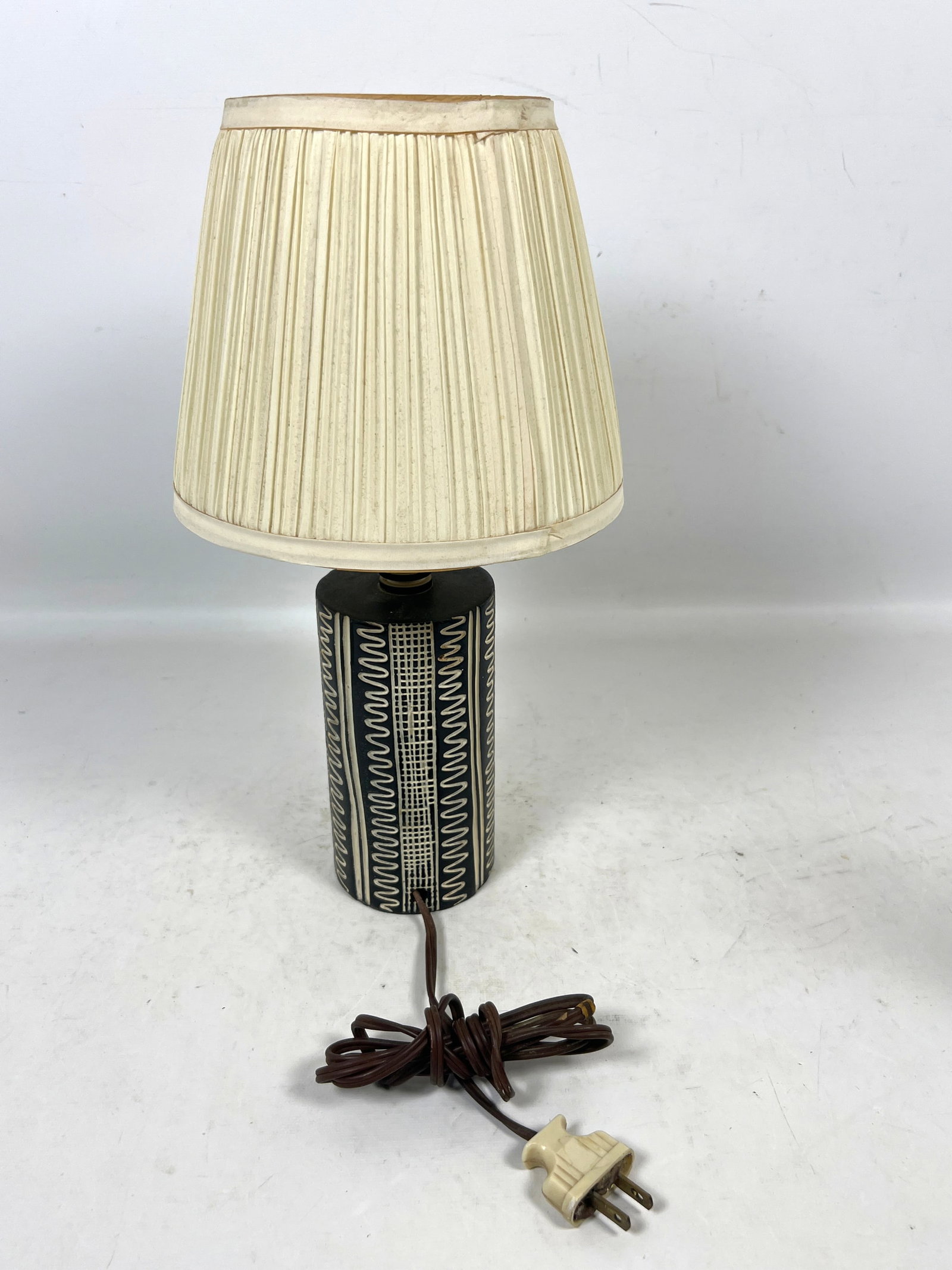 Small Gordon and Jane Martz Attributed Table Lamp. - 7