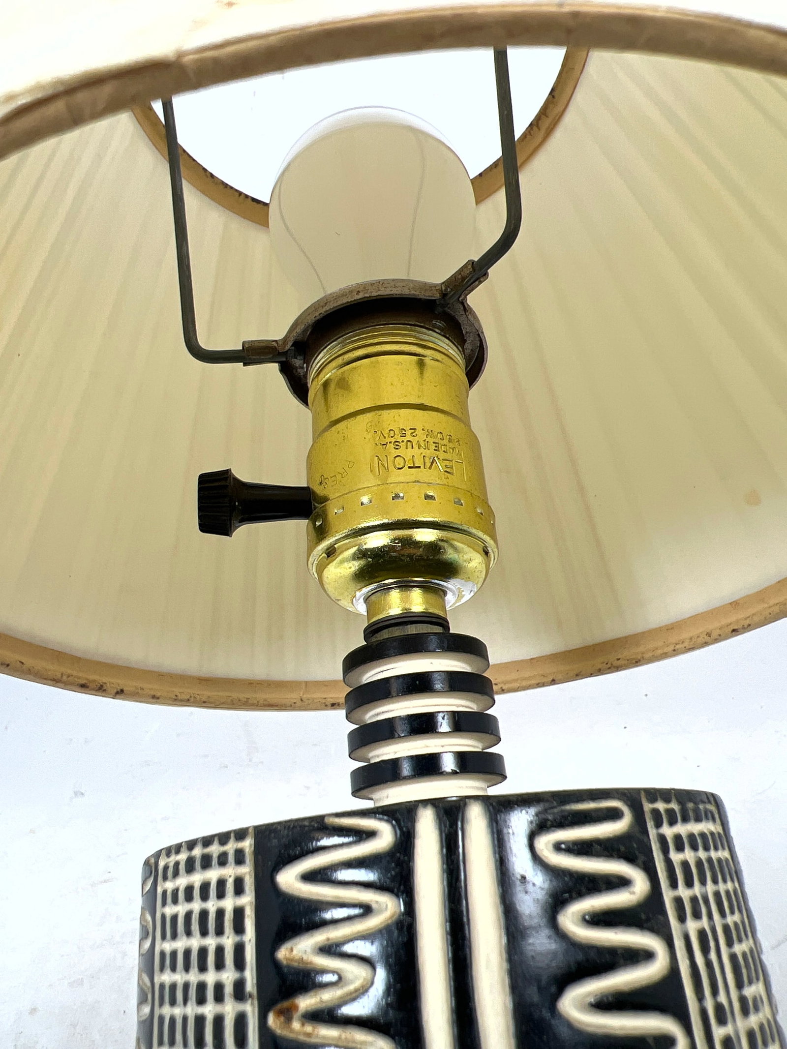 Small Gordon and Jane Martz Attributed Table Lamp. - 9