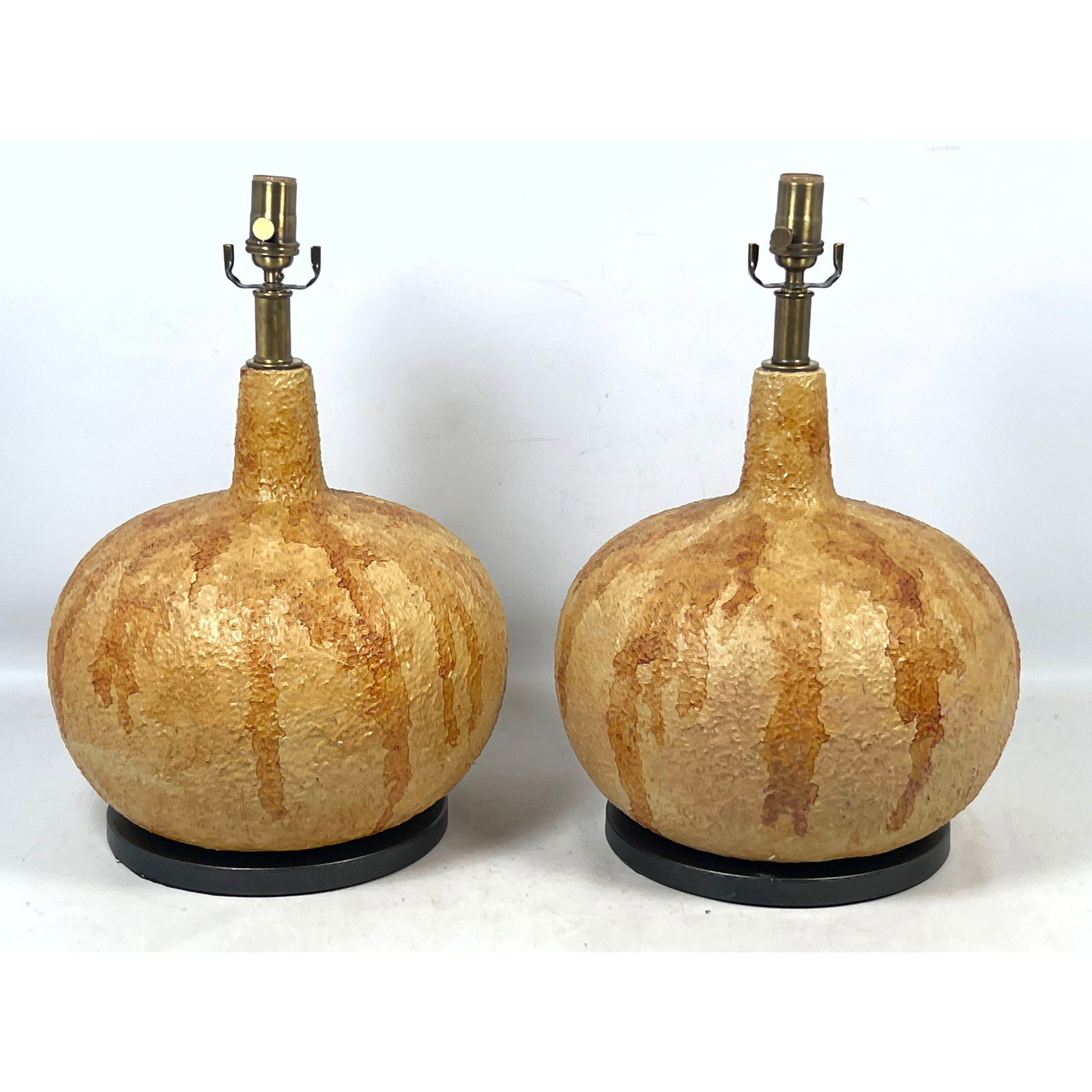 Pair of Wilmar Co Inc Mid-Century Modern Table Lamps with Volcanic Drip Glaze Dated 1965: Pair of Wilmar Co Inc Mid-Century Modern Table Lamps with Volcanic Drip Glaze Dated 1965 Dimensions: Height: 20.5 inches, Width: 12 inches, Depth: 12 inches. --- US Packing and Shipping charge: In hou