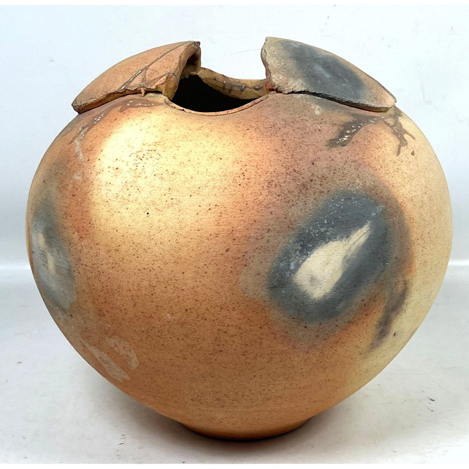 Artist Signed and dated 80 Studio Art Pottery Vase. Possibly Jeffrey Zigulis: Artist Signed and dated 80 Studio Art Pottery Vase. Possibly Jeffrey Zigulis Dimensions: Height: 11.5 inches, Width: 13 inches, Depth: 13 inches. --- US Packing and Shipping charge: In house shipping 