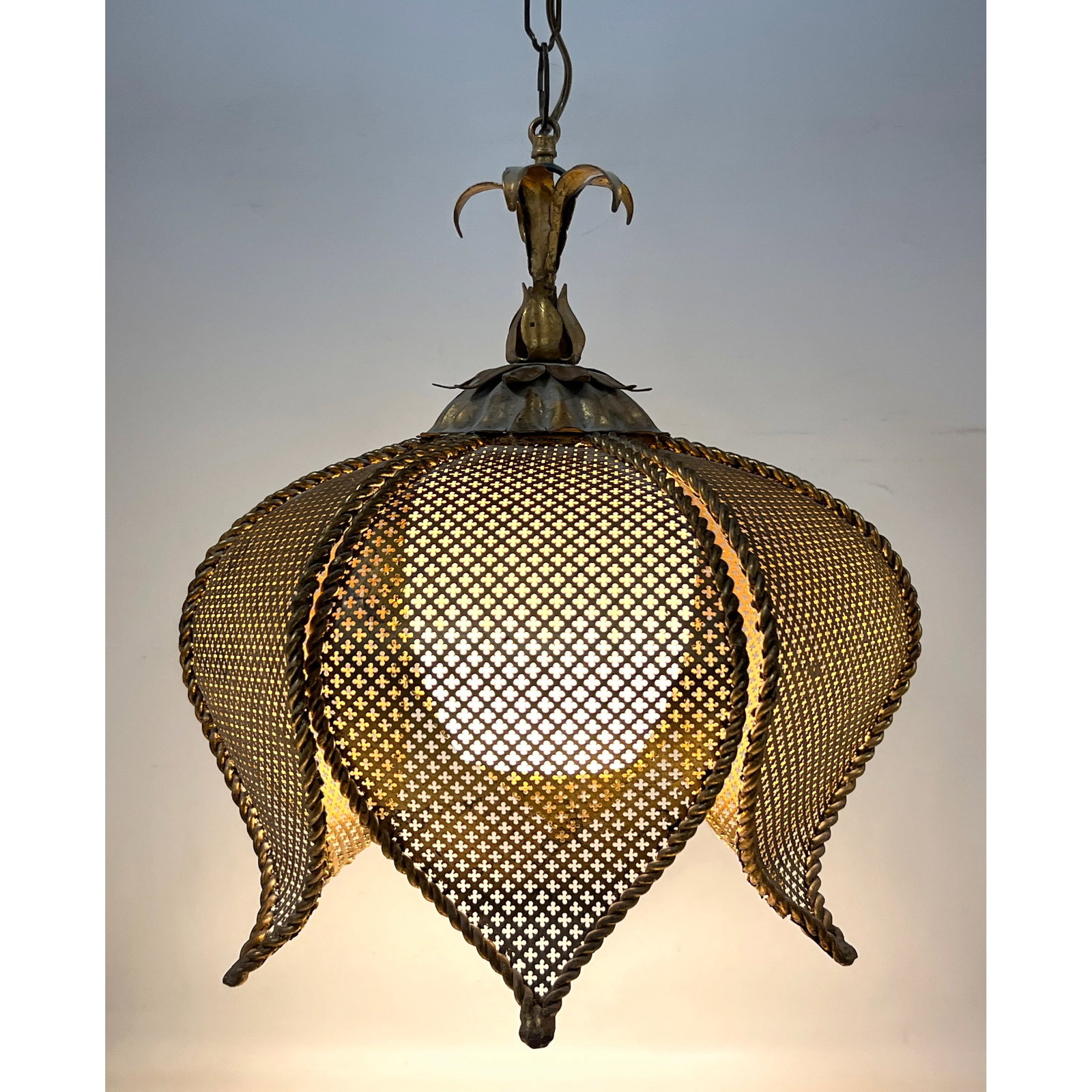 Italian Style Gilt Iron Pendant Lamp Chandelier. (1 of 12)