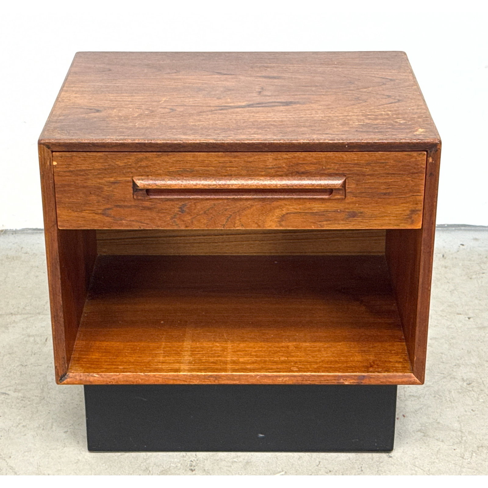 Mid Century Modern Danish style Teak Nightstand attributed to Westnofa. (1 of 10)