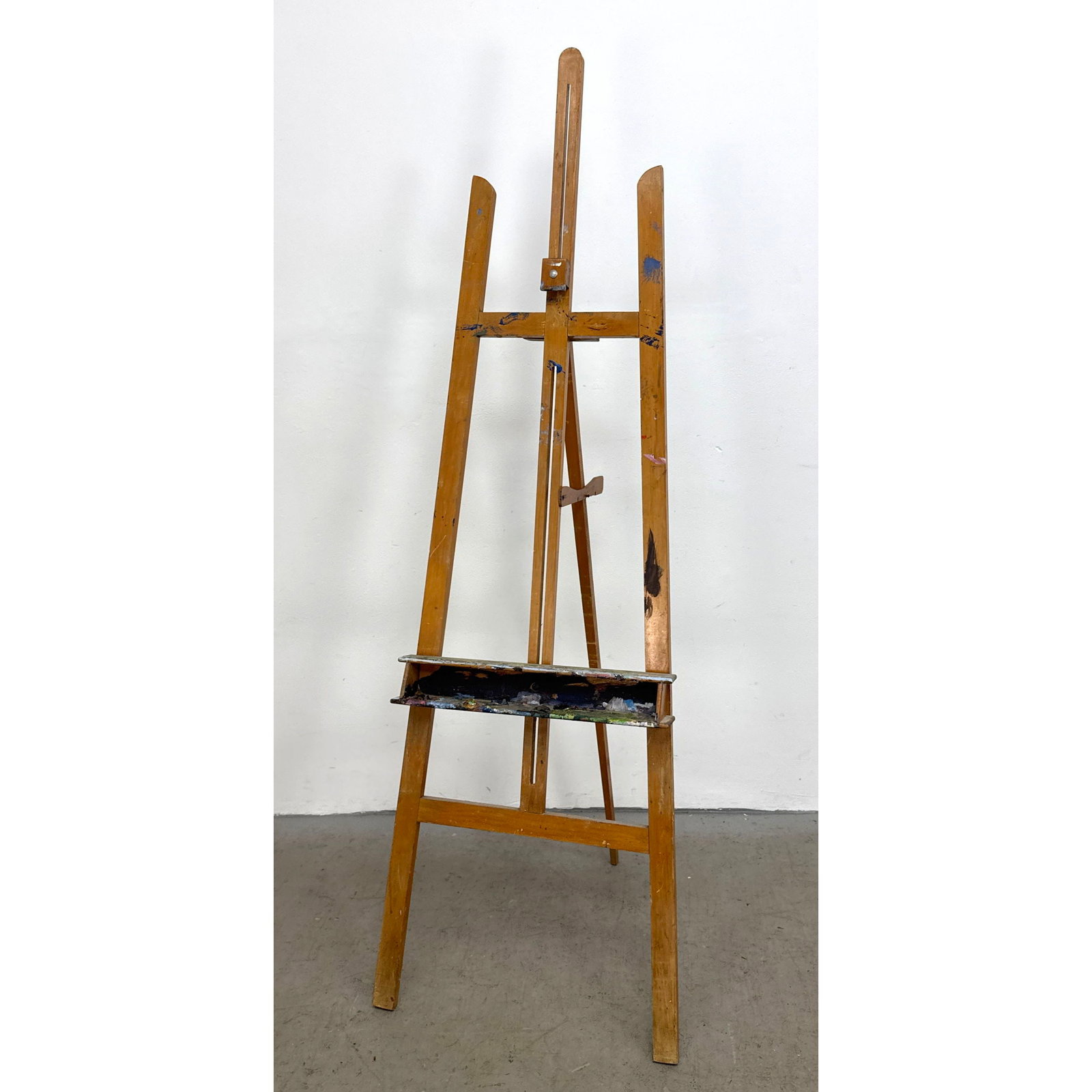 Vintage Wood Artist Studio A-Frame Floor Easel. (1 of 9)
