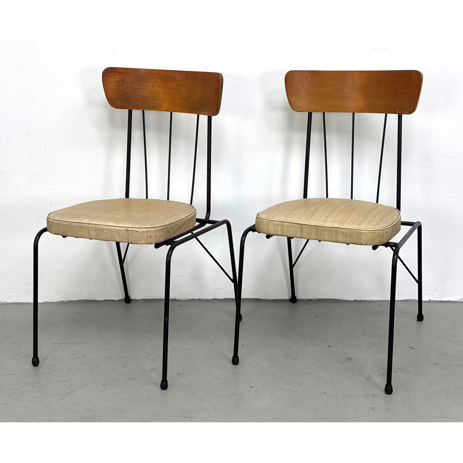 Pr Black Metal Frame Dining Table. Wood Back Rests. Modernist Design.: Pr Black Metal Frame Dining Table. Wood Back Rests. Modernist Design. Dimensions: Height: 33 inches, Width: 17.5 inches, Depth: 18 inches. - Seat Height: 17.5 inches ---