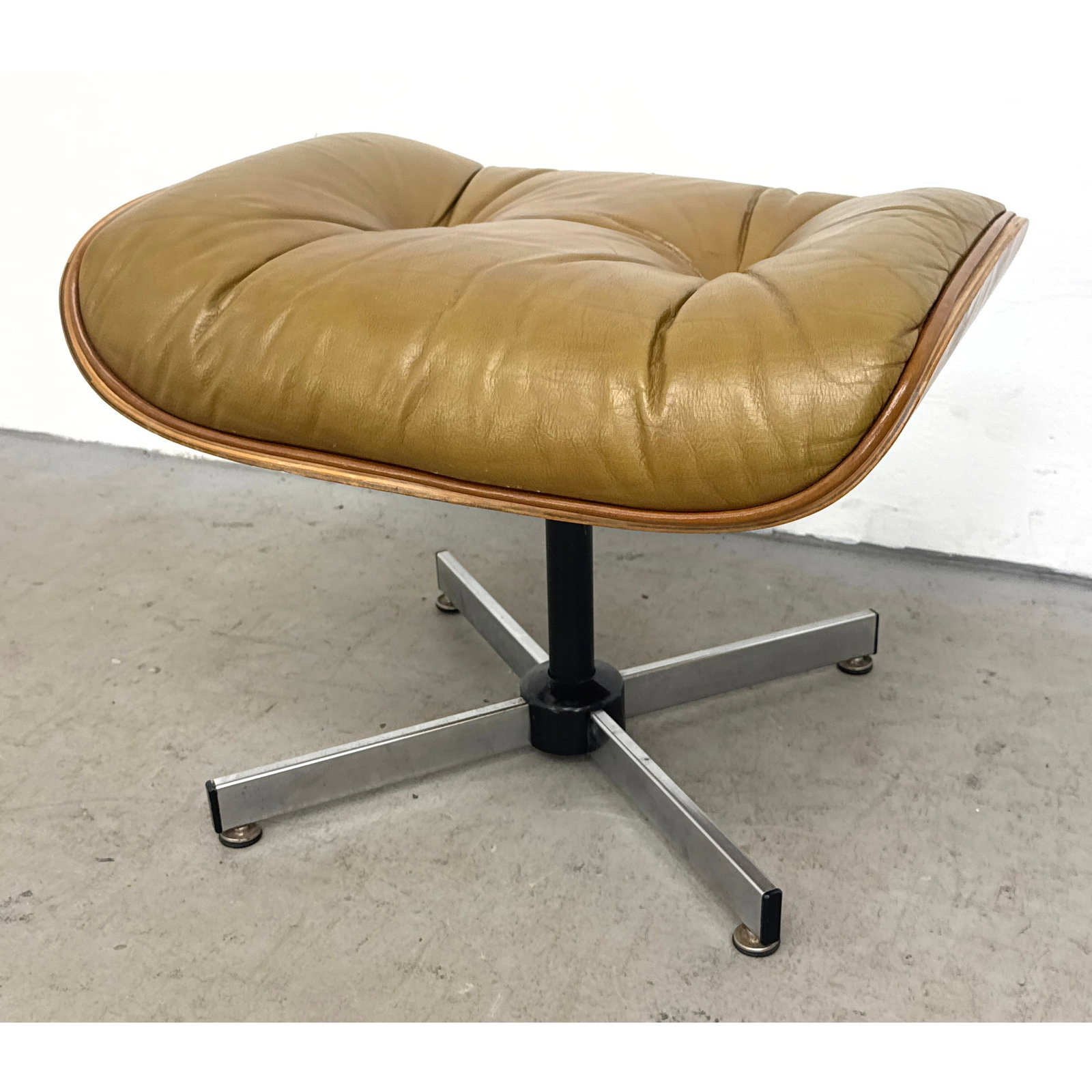 Plycraft bent plywood and leather swivel ottoman stool. (1 of 7)