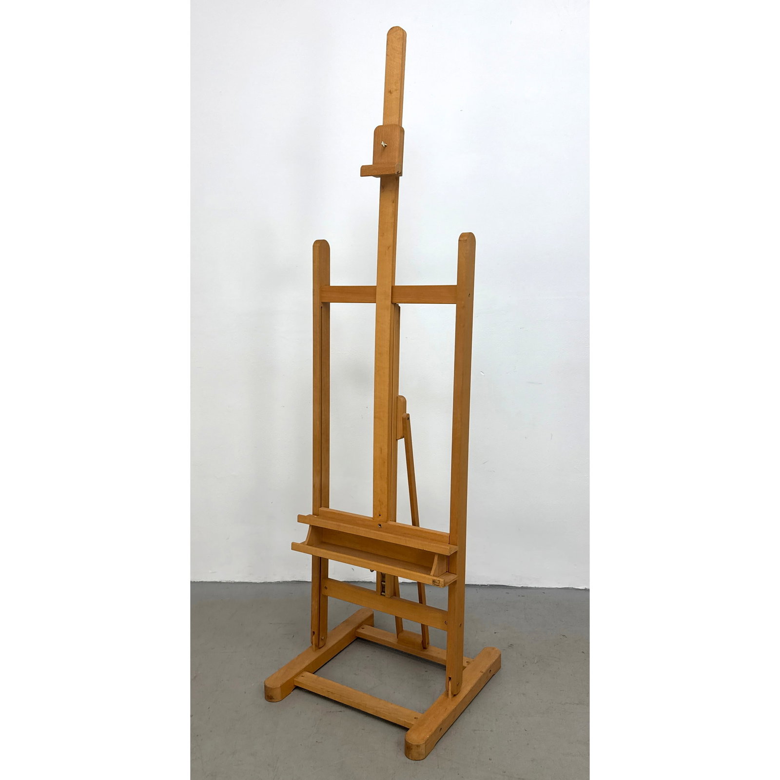Mabef Italian Beechwood H-Frame Professional Studio Floor Easel with Integrated Storage Tray (1 of 12)