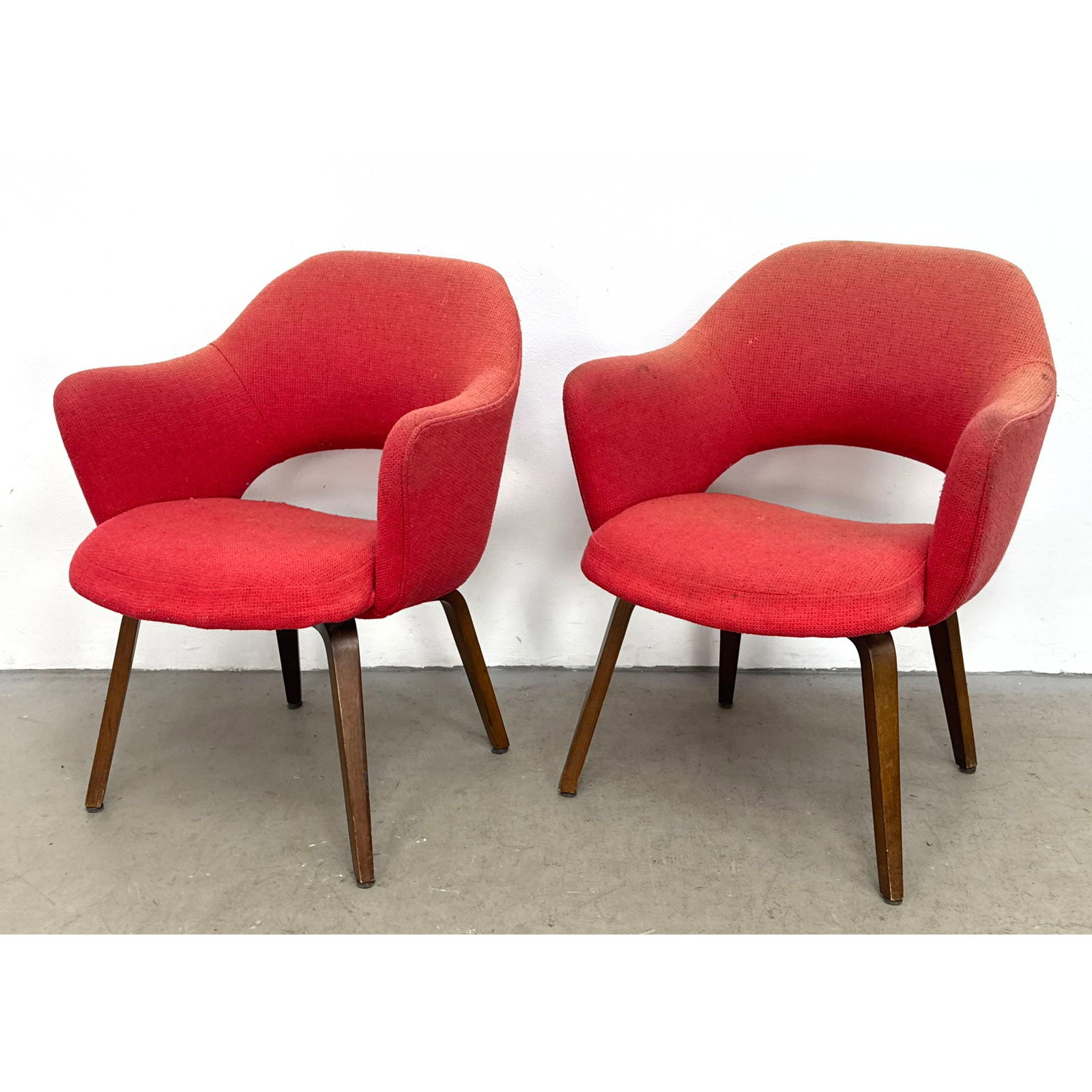 Eero Saarinen Design Arm Chairs. Attributed to Knoll. Betwoon legs. (1 of 11)