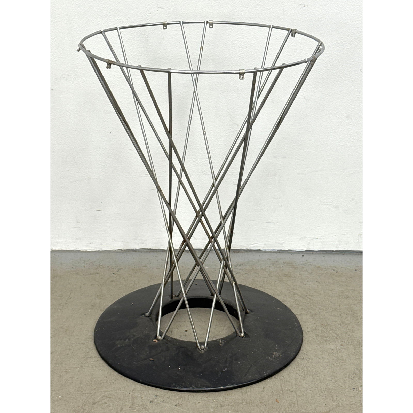 Isamu Noguchi Knoll Cyclone Dining Table Base (1 of 8)