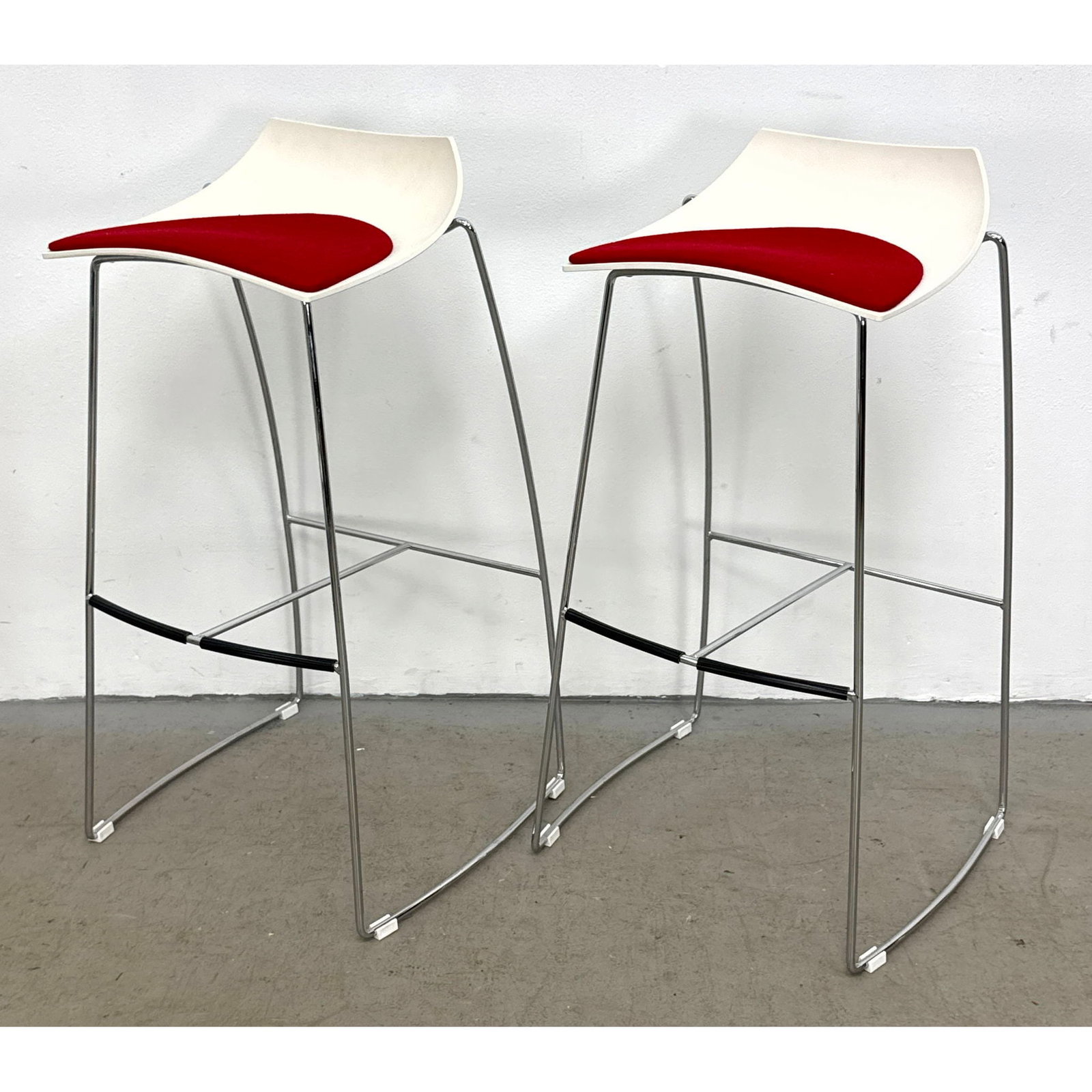 Pair Marco Maran for Parri Hoop Bar Stools White Polypropylene Shell with Red Inset Made by Gordon I (1 of 10)