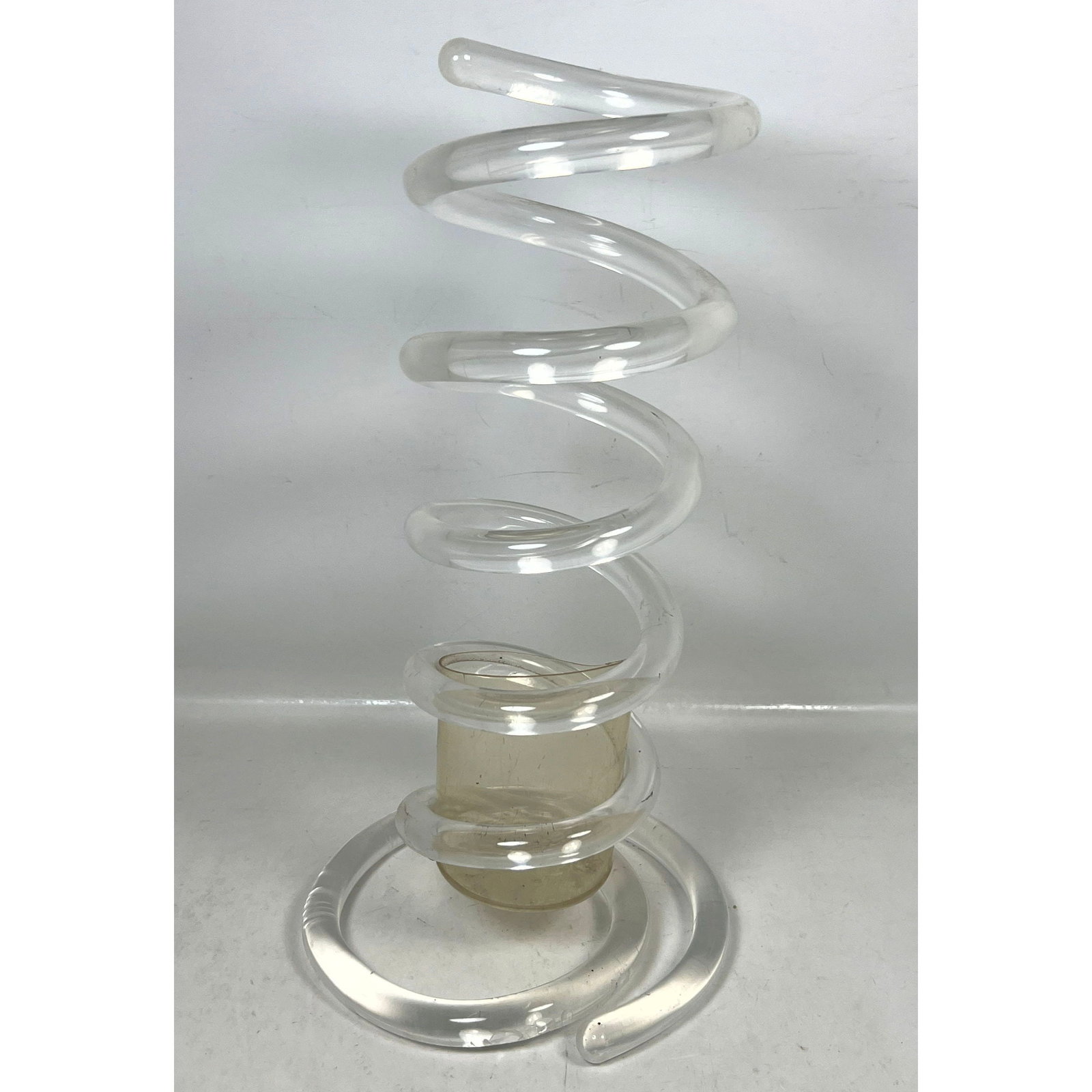 DOROTHY THORPE Style Spiral Lucite Rod Umbrella Stand. (1 of 9)