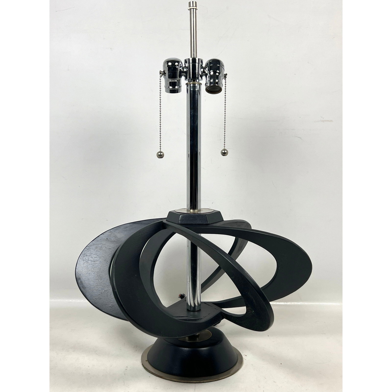 Atomic Mid Century Modern Wood Table Lamp in Black Finish.: Atomic Mid Century Modern Wood Table Lamp in Black Finish. Dimensions: Height: 28 inches, Width: 18 inches, Depth: 18 inches. ---