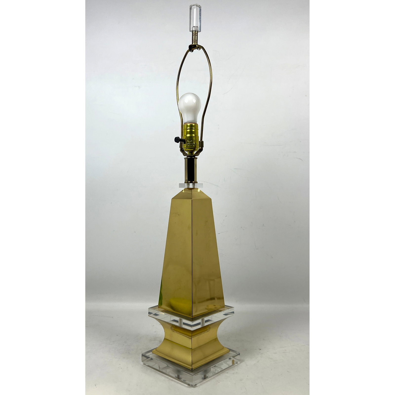 70s Obelisk Brass and Lucite Table Lamp, Decorator Style (1 of 10)